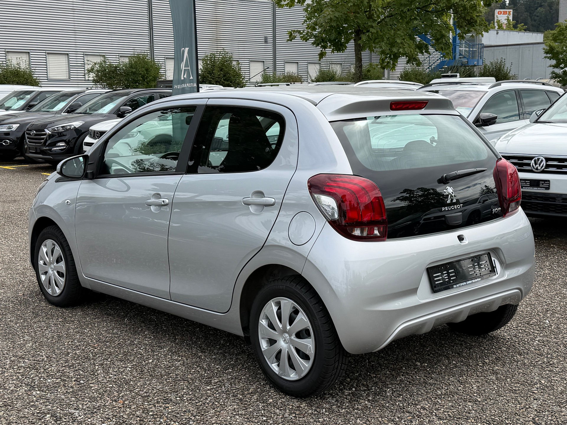 PEUGEOT 108 1.0 VTi Envy-image-6