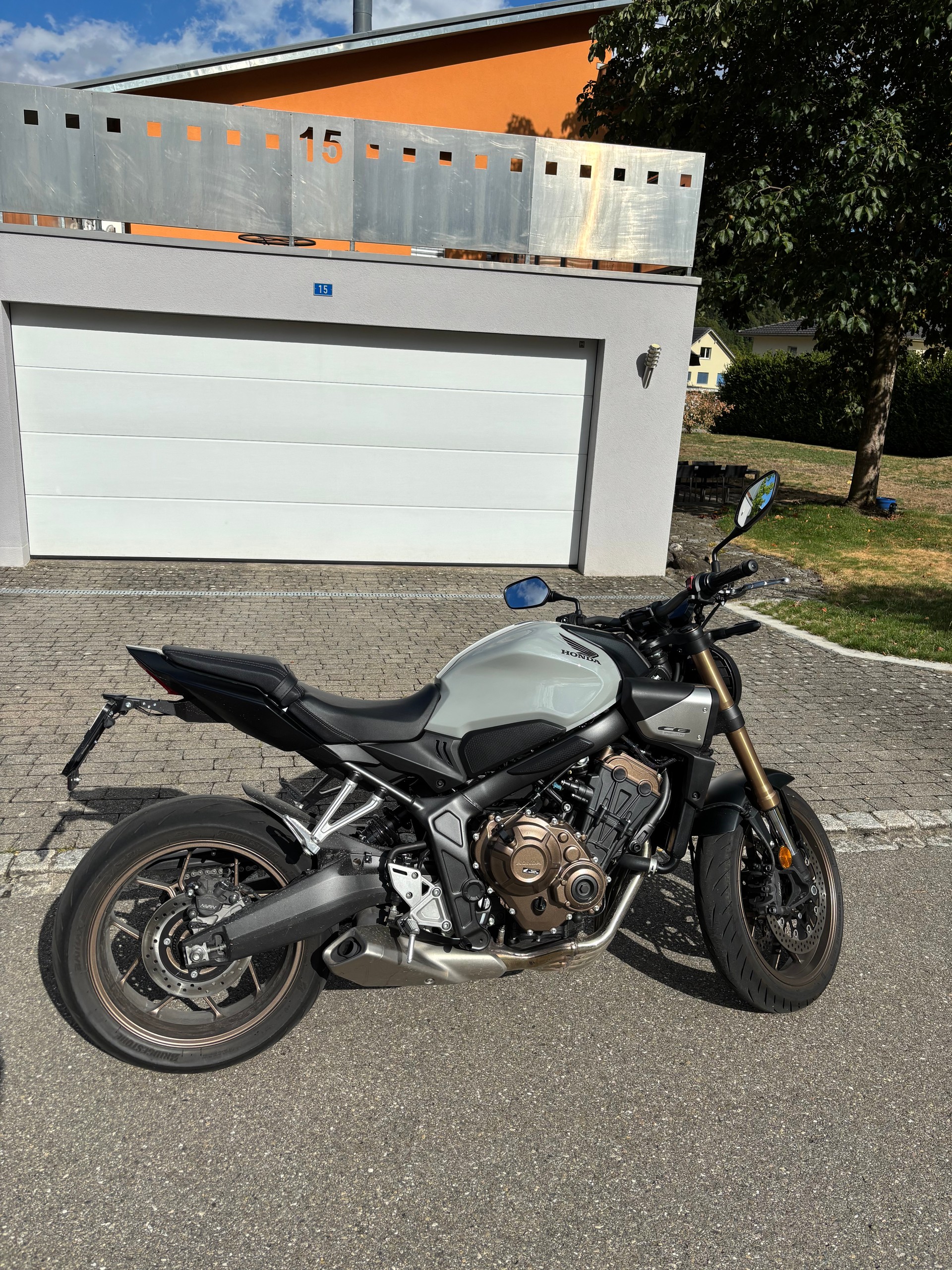 HONDA CB 650 R-image-1