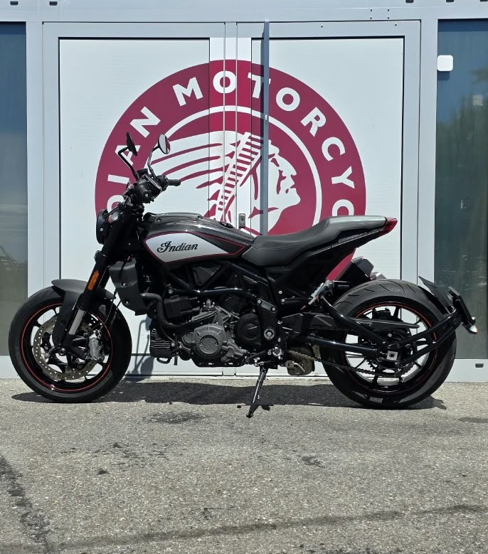 INDIAN FTR 1200 Z R Carbon-image-1