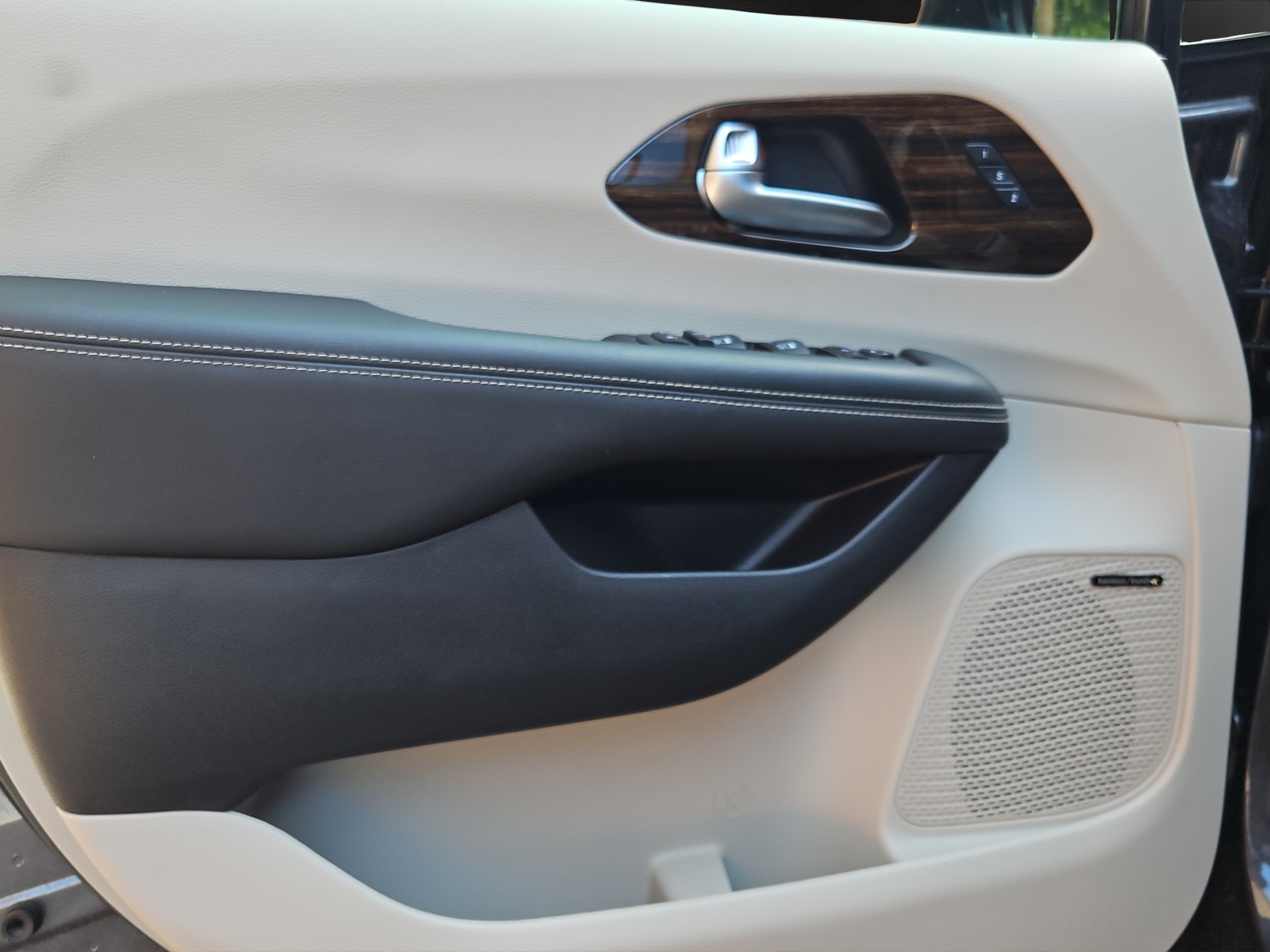 CHRYSLER PACIFICA 3.6 AWD-image-11