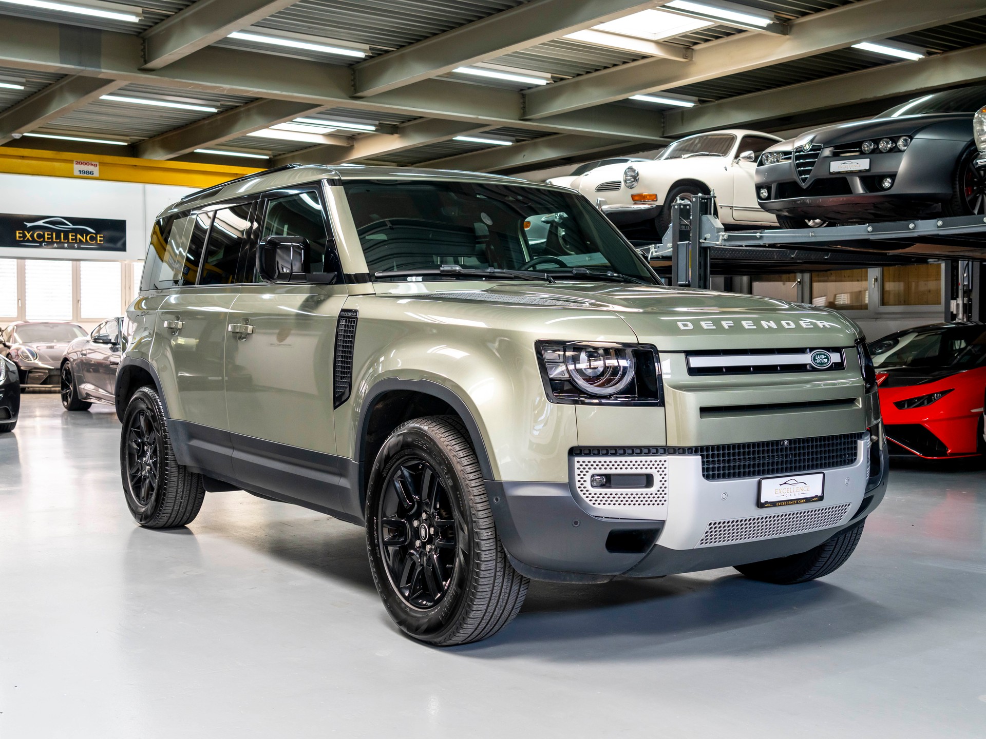 LAND ROVER Defender 110 3.0 D I6 250 S AWD AT8-showroom-element-2