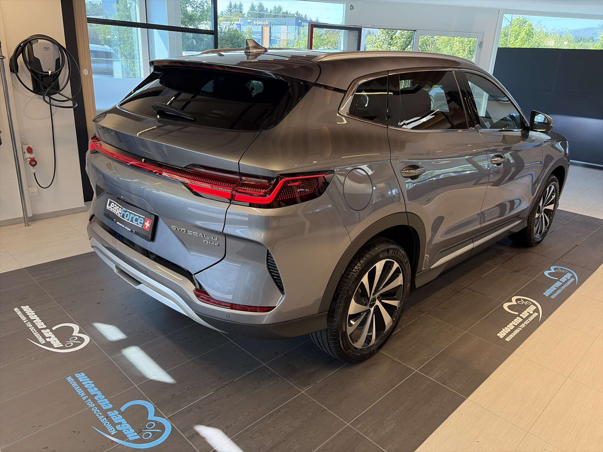 BYD Seal U DM-i PHEV Design AWD 324PS Automat-showroom-element-2
