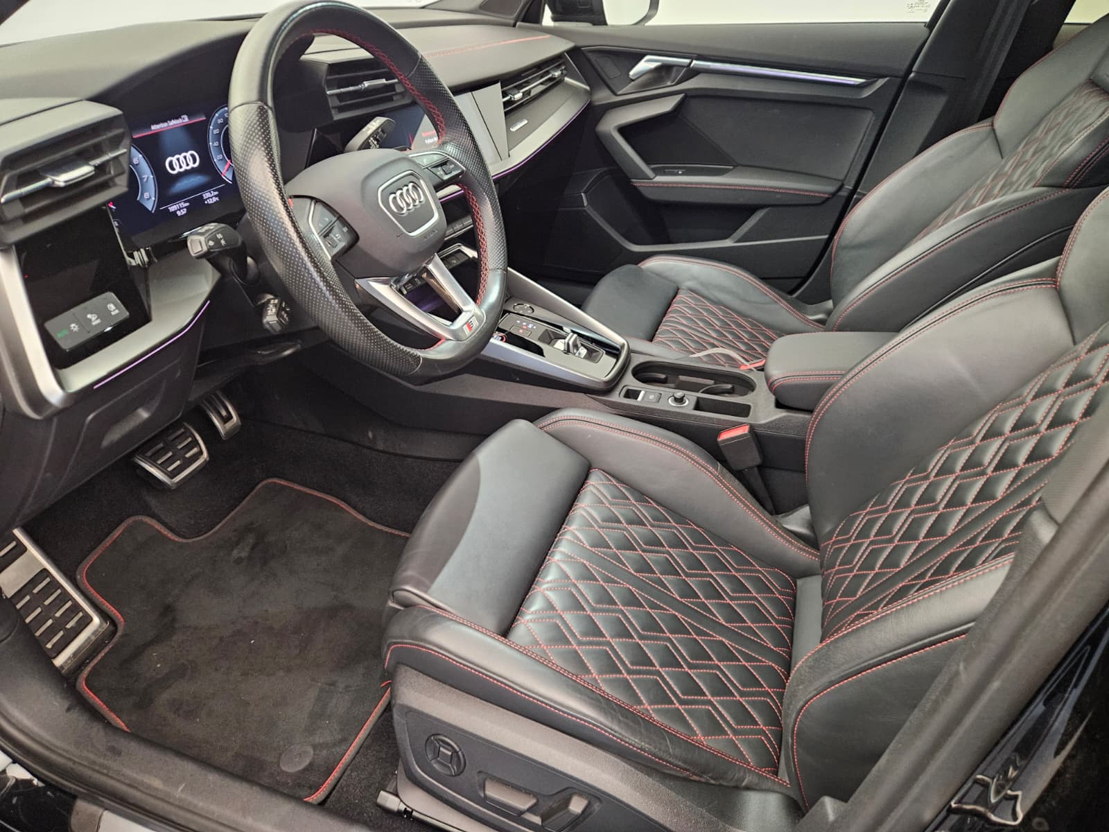 AUDI S3 Sportback 2.0 TFSI quattro S-tronic-image-10