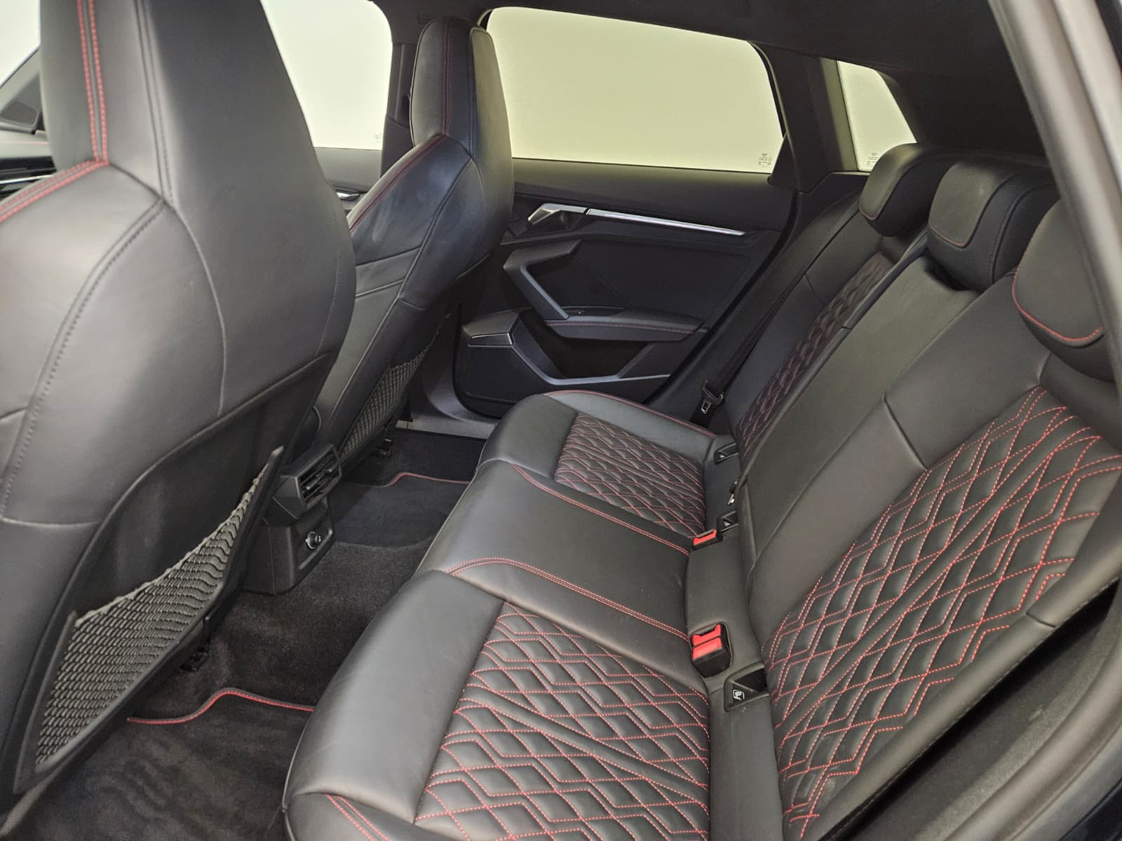 AUDI S3 Sportback 2.0 TFSI quattro S-tronic-image-12