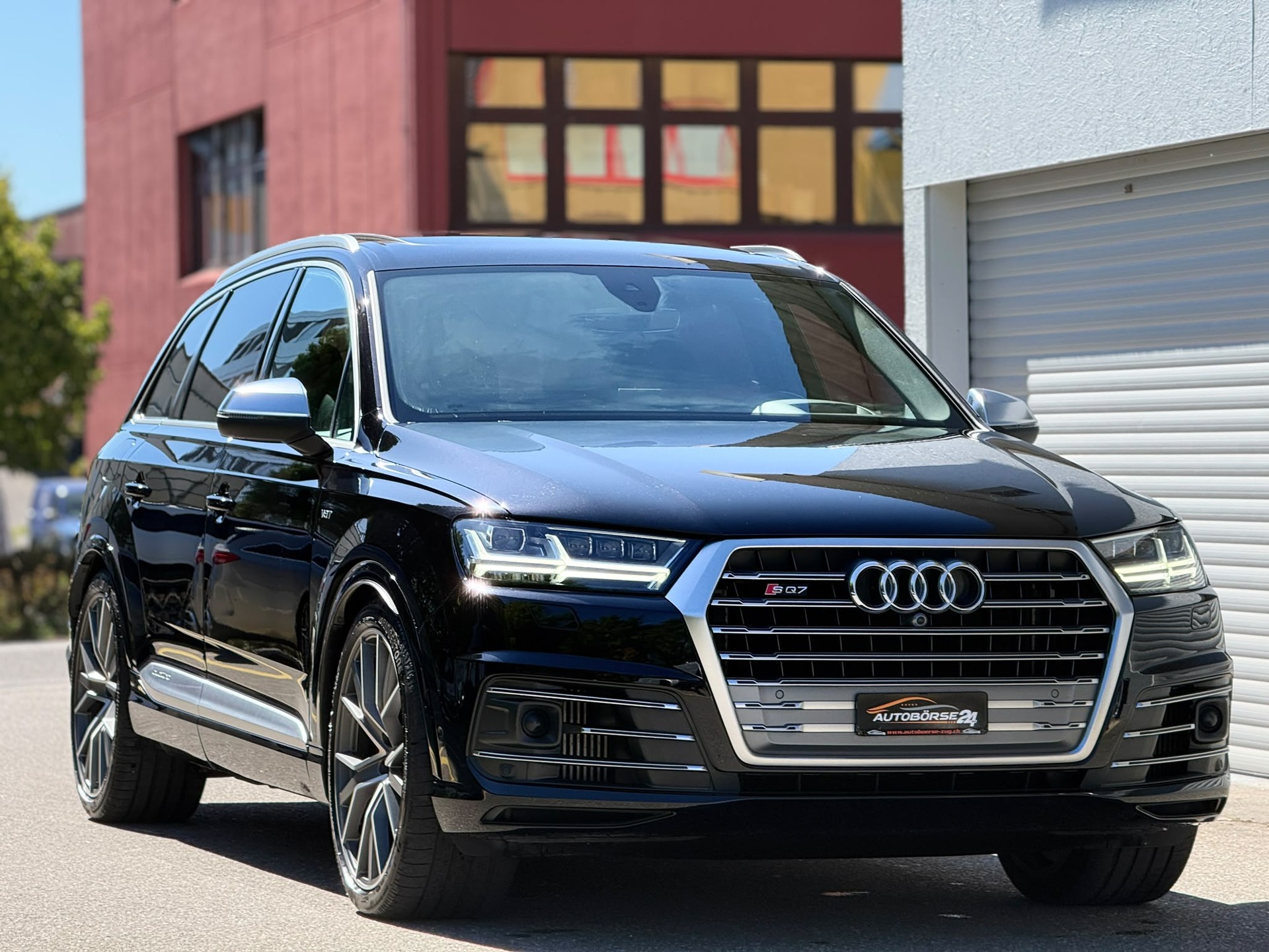 AUDI SQ7 4.0 V8 TDI quattro T-Tronic-showroom-element-1