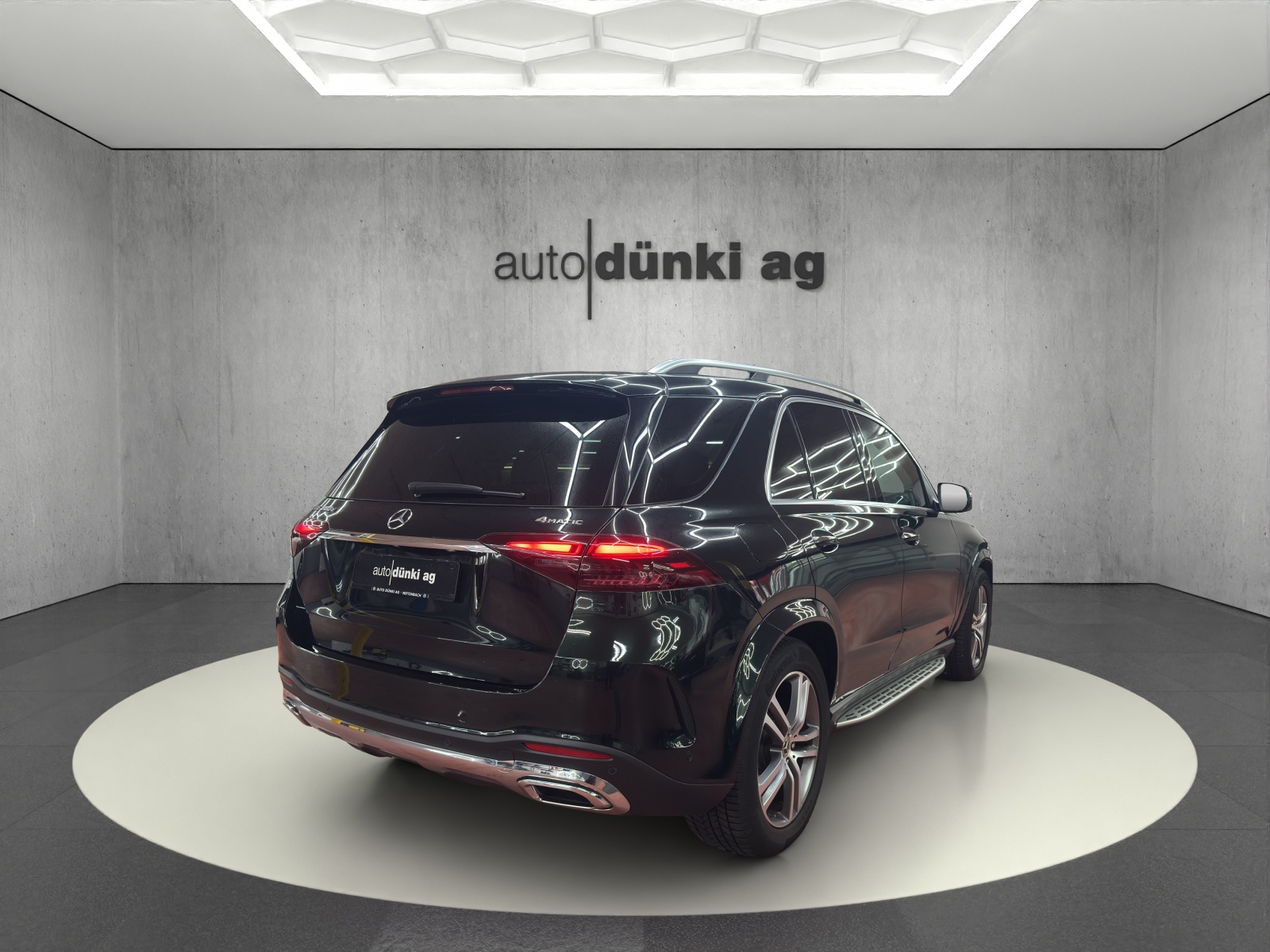 MERCEDES-BENZ GLE 300 d 4Matic 9G-Tronic-showroom-element-2