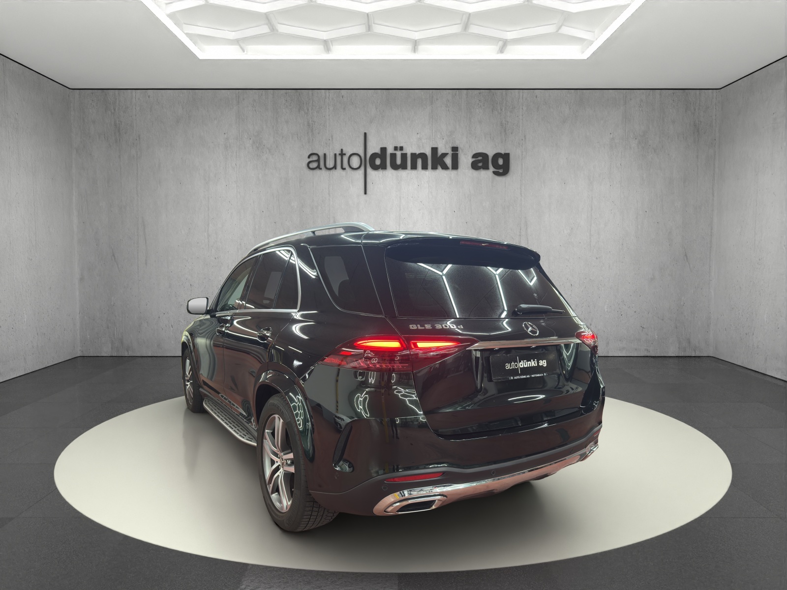 MERCEDES-BENZ GLE 300 d 4Matic 9G-Tronic-showroom-element-1