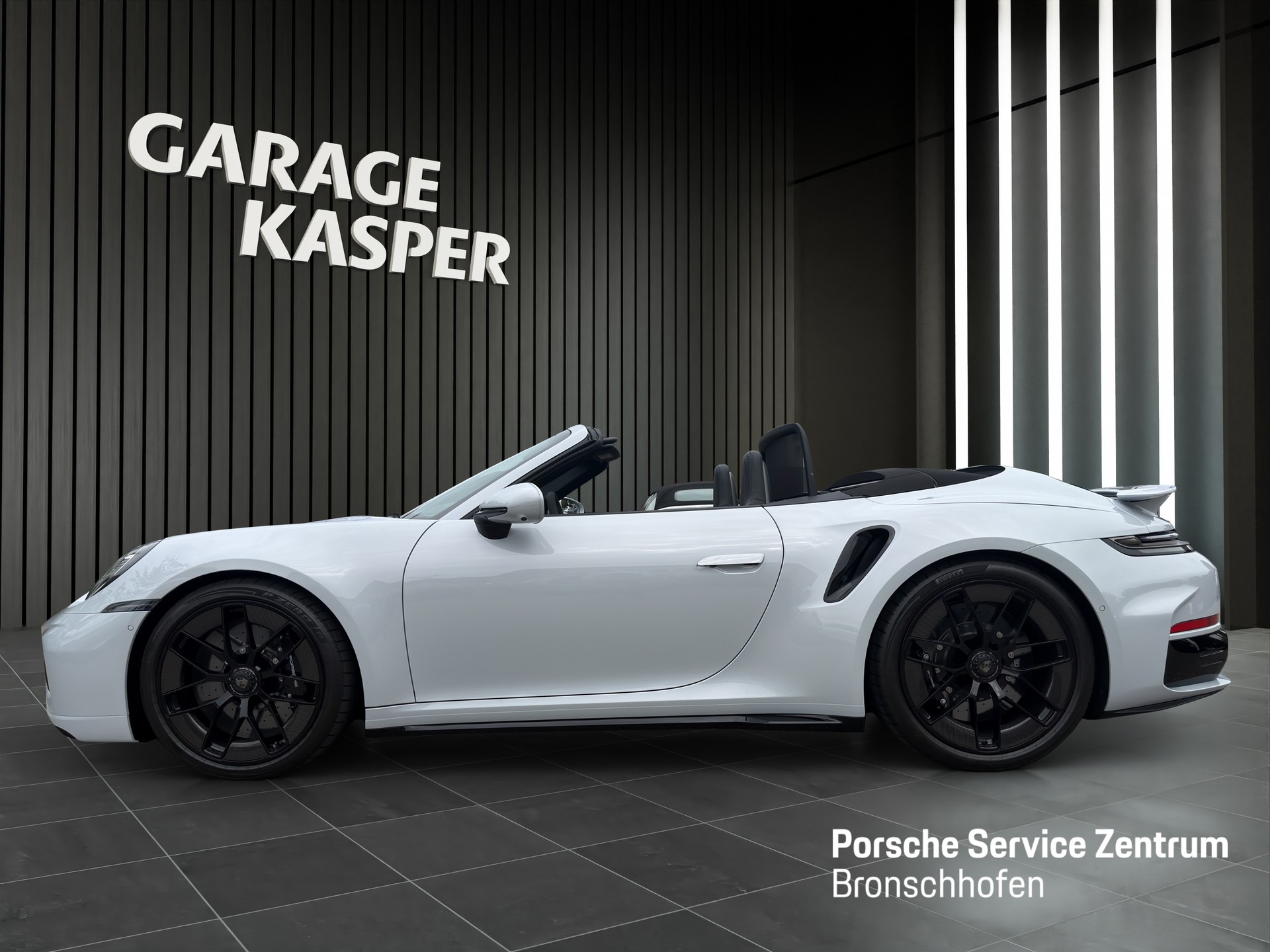 PORSCHE 911 Turbo S Cabriolet-showroom-element-1