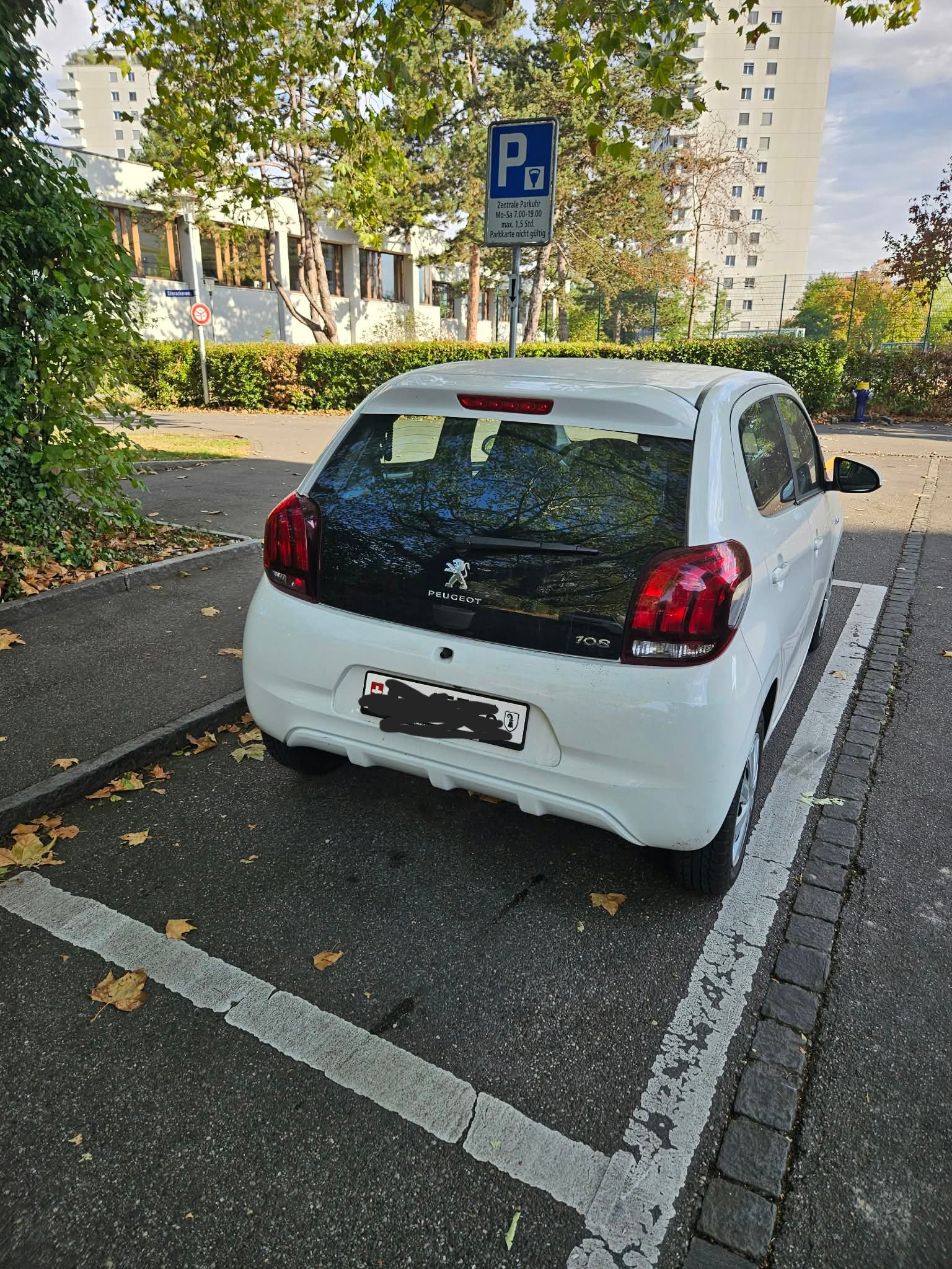 PEUGEOT 1.2 PureTech Allure