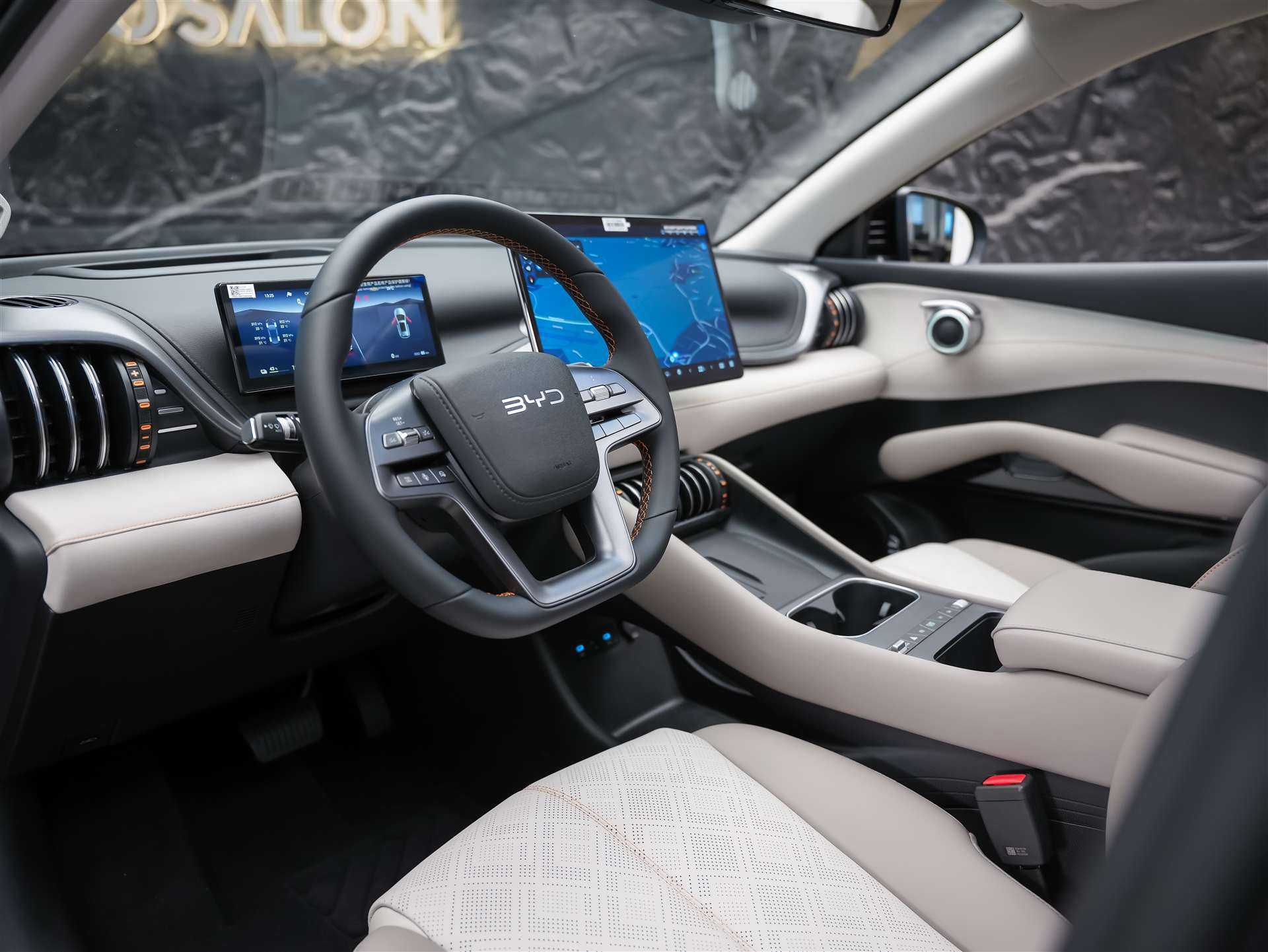 BYD Atto 3 EVO 74.8 kWh Excellence AWD *SOFORT Verfügbar*Werksgarantie*Panorama*Lenkradheizung*360° Kamera*-image-8