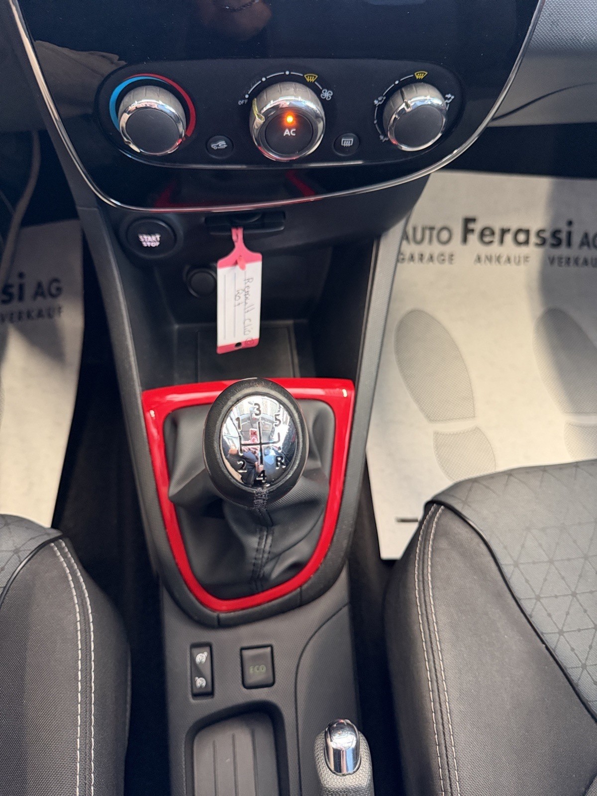 RENAULT Clio 0.9 12V Dynamique-image-22