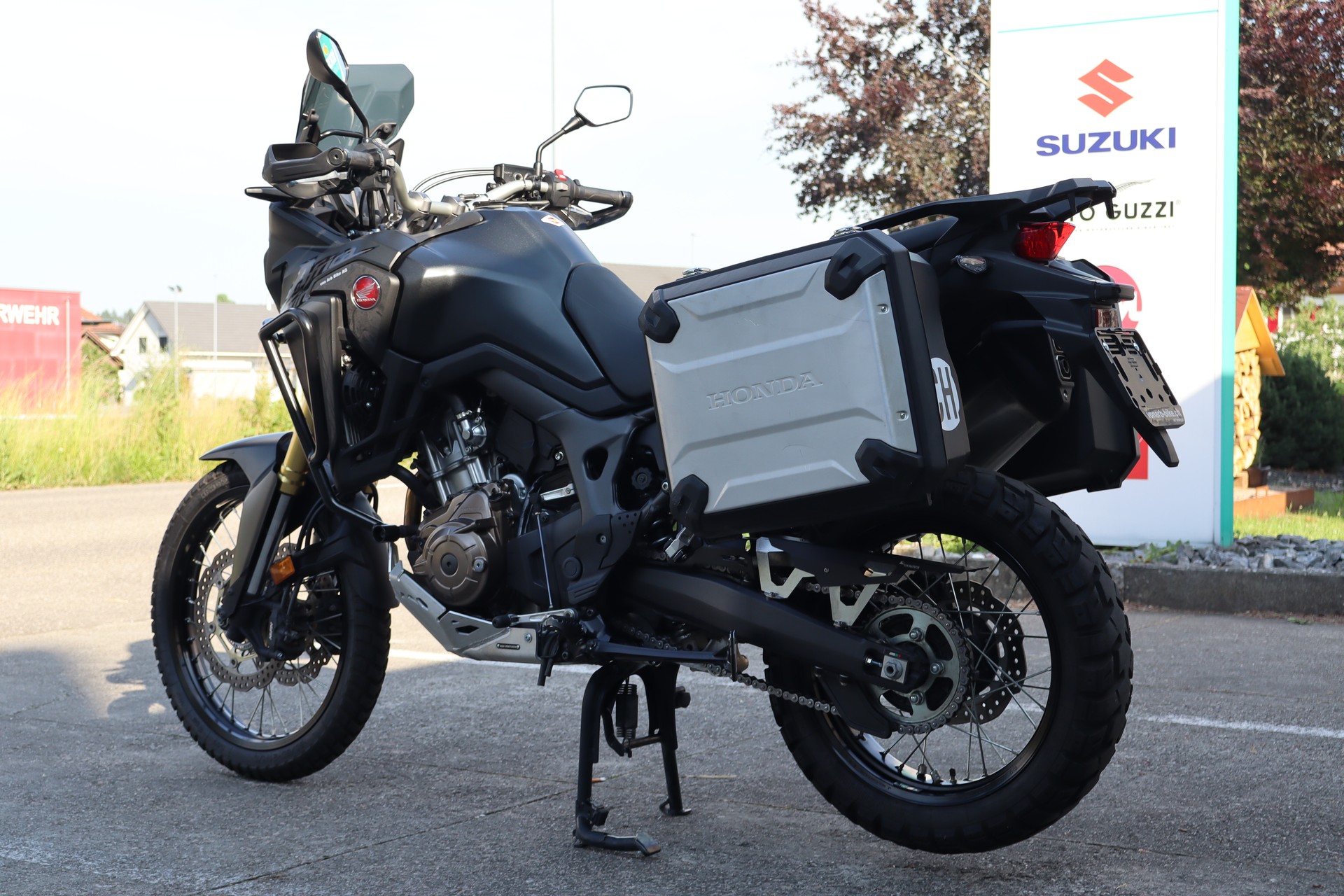 HONDA CRF 1000A Africa Twin-image-5