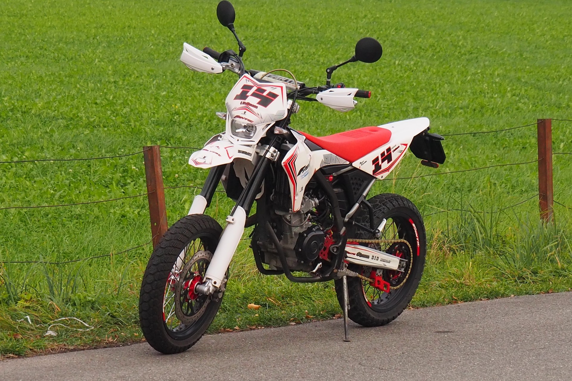 FANTIC Motard 125 Performance-image-1