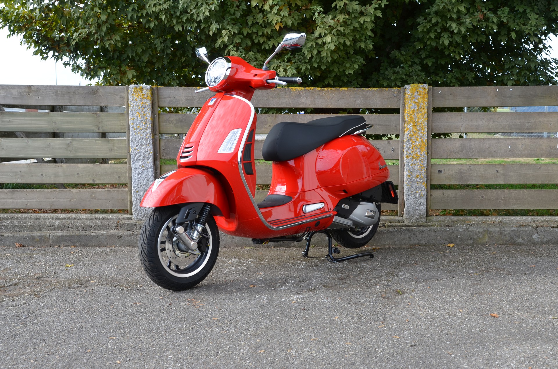 PIAGGIO Vespa GTS 125 Super RST Euro 5+-image-4