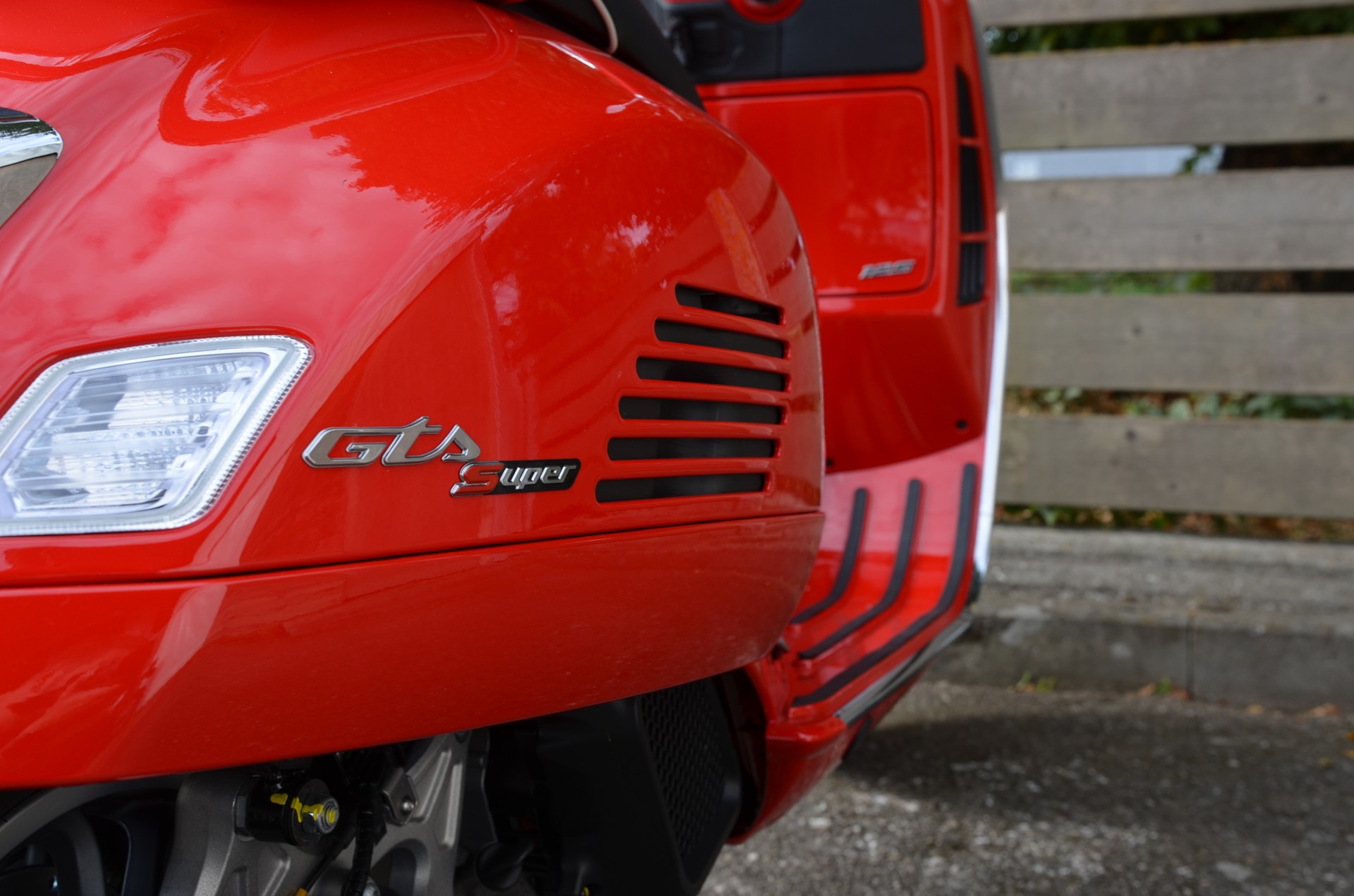 PIAGGIO Vespa GTS 125 Super RST Euro 5+-image-9