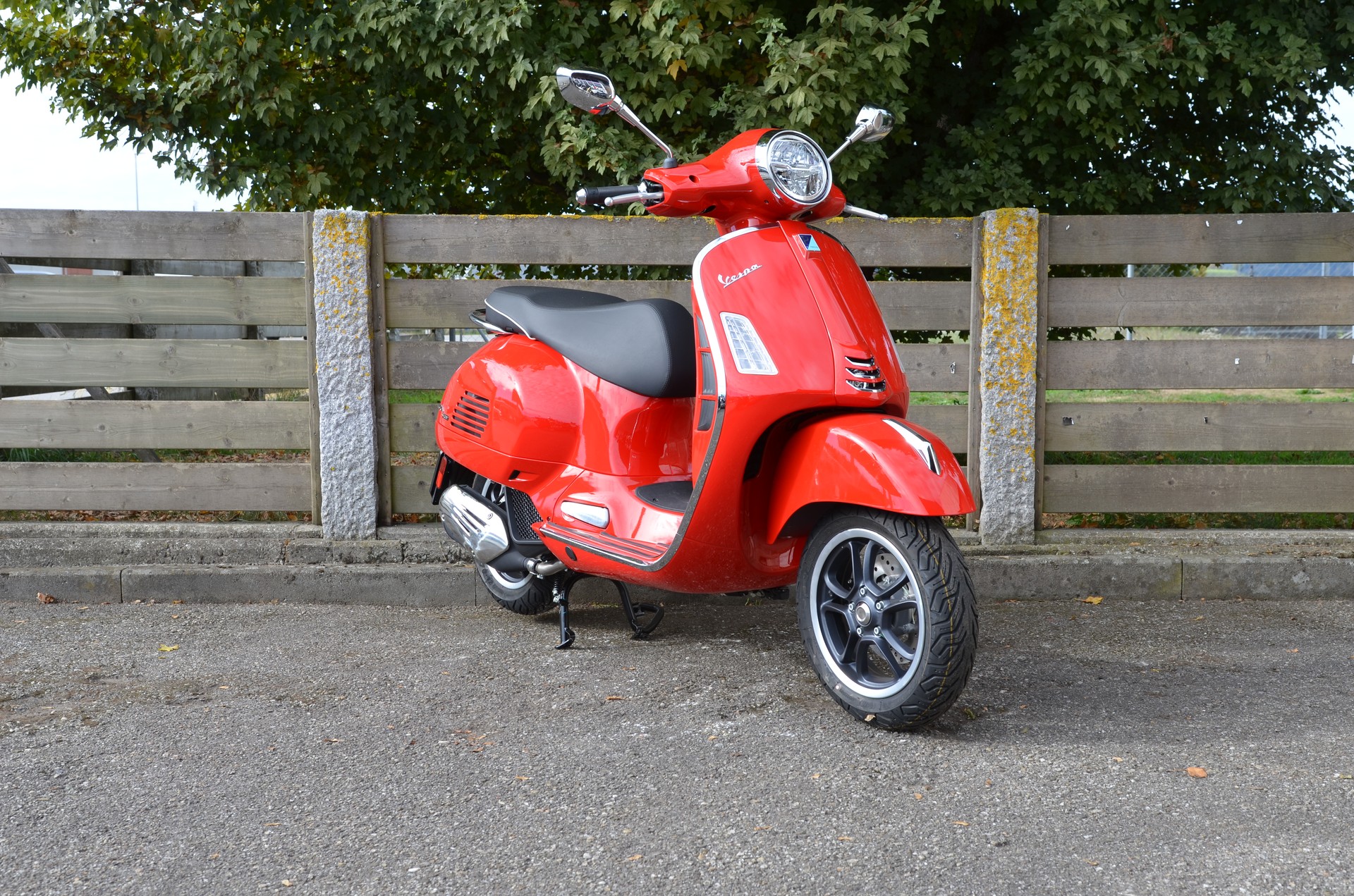 PIAGGIO Vespa GTS 125 Super RST Euro 5+-image-2