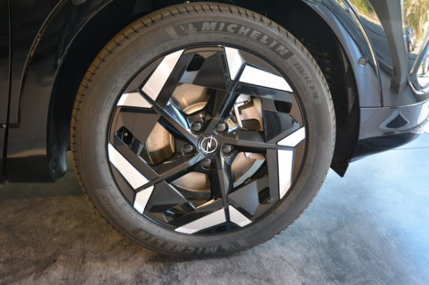 OPEL Grandland Hybrid4 GSe-image-9