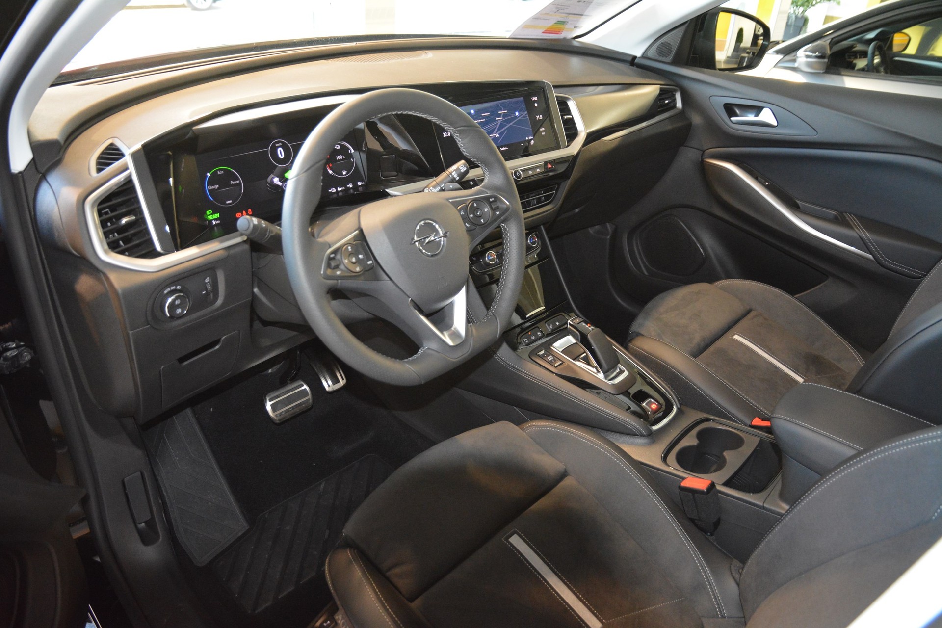OPEL Grandland Hybrid4 GSe-image-17