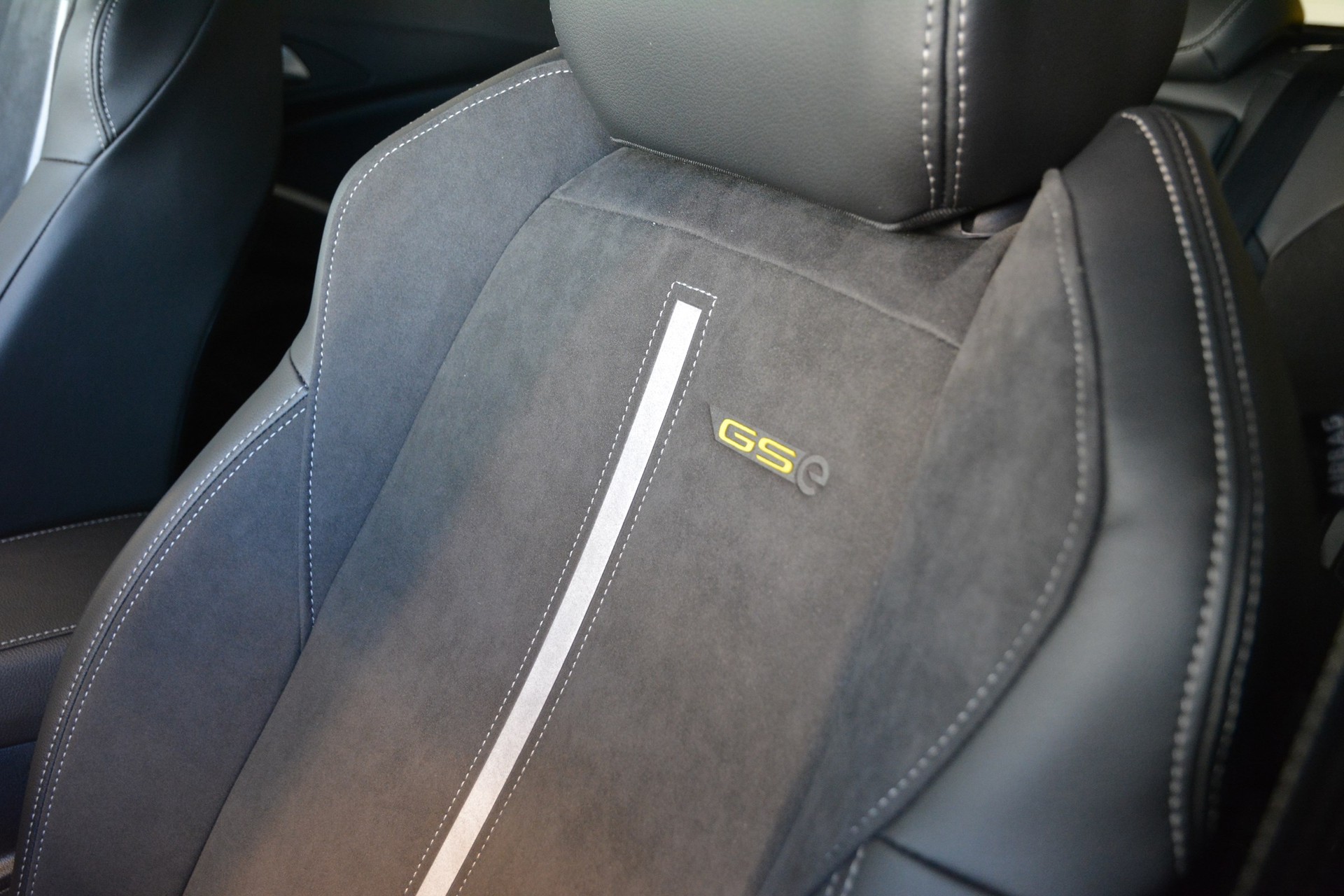 OPEL Grandland Hybrid4 GSe-image-18