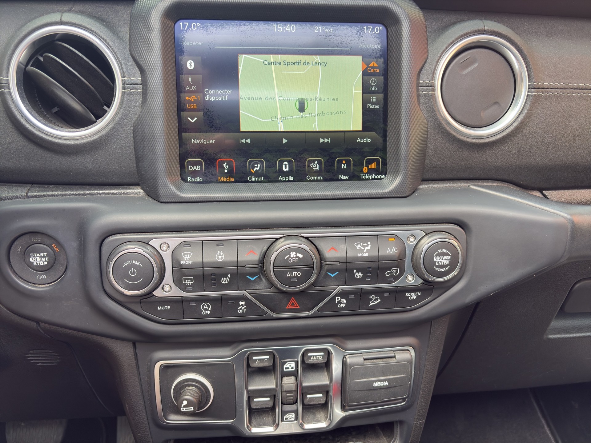 JEEP Wrangler 2.0 Unlimited Sahara Automatic Sky one-touch-image-14