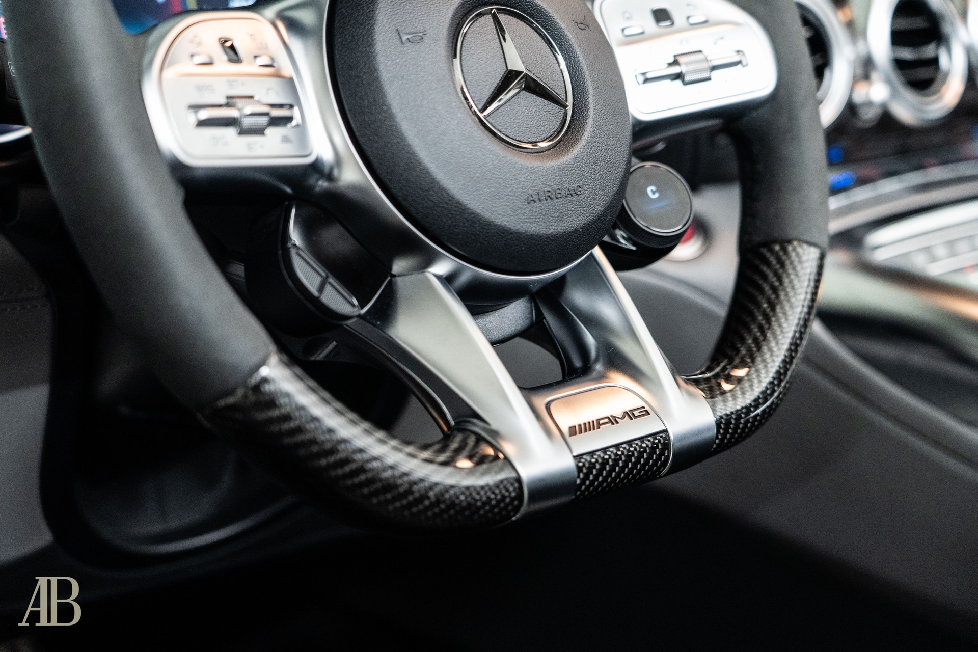 MERCEDES-BENZ AMG GT C Roadster Speedshift DCT-image-13