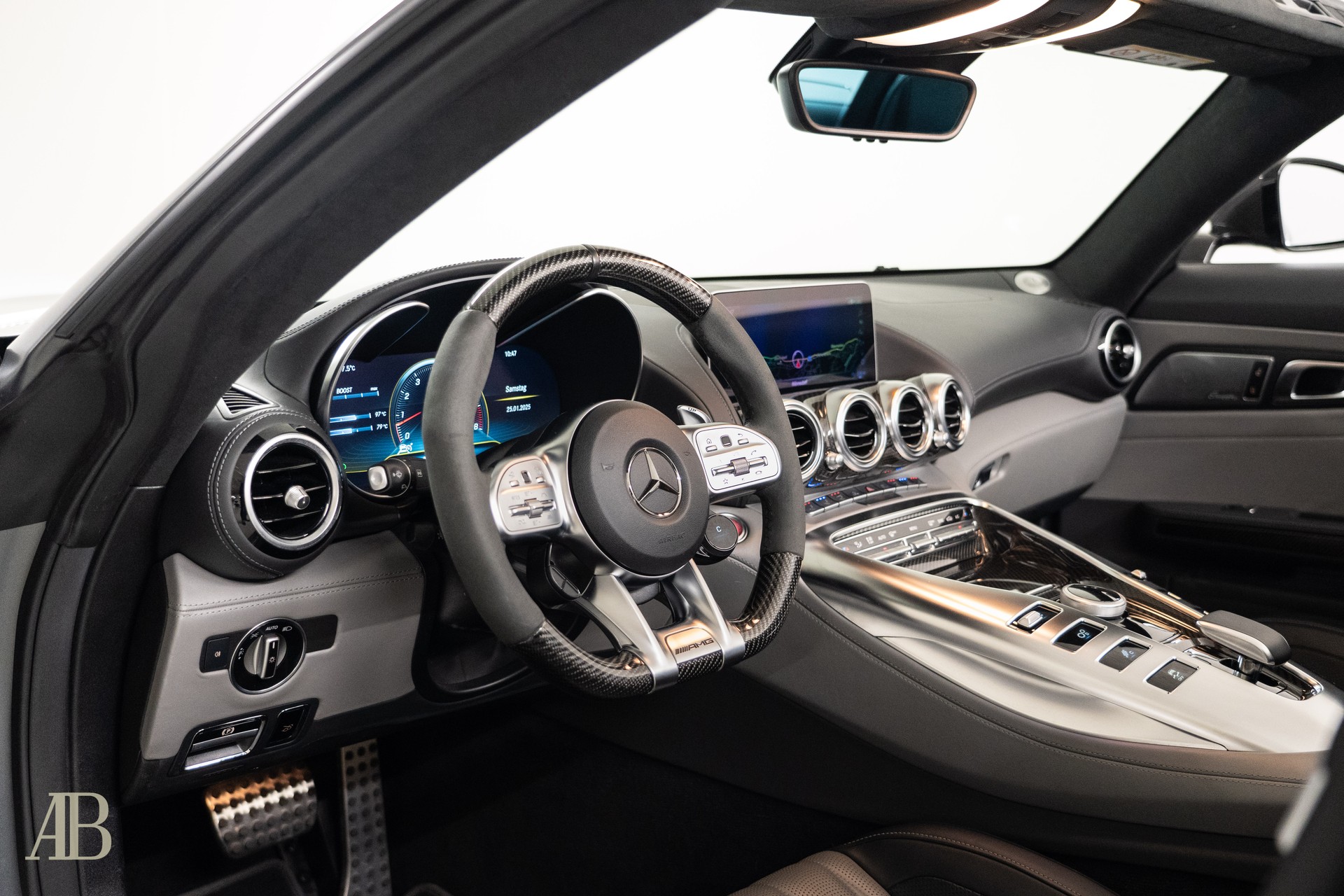 MERCEDES-BENZ AMG GT C Roadster Speedshift DCT-image-11
