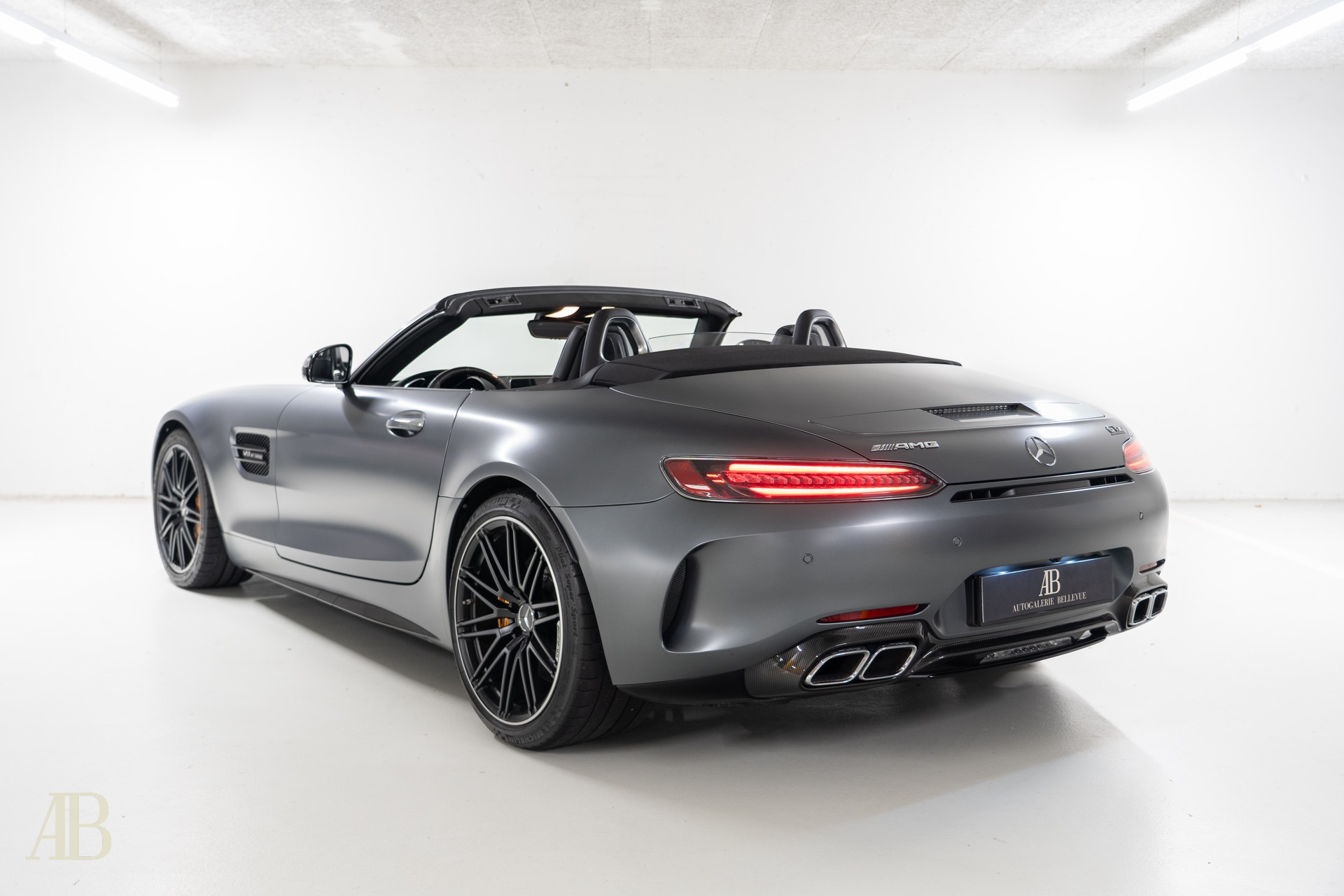 MERCEDES-BENZ AMG GT C Roadster Speedshift DCT-image-6