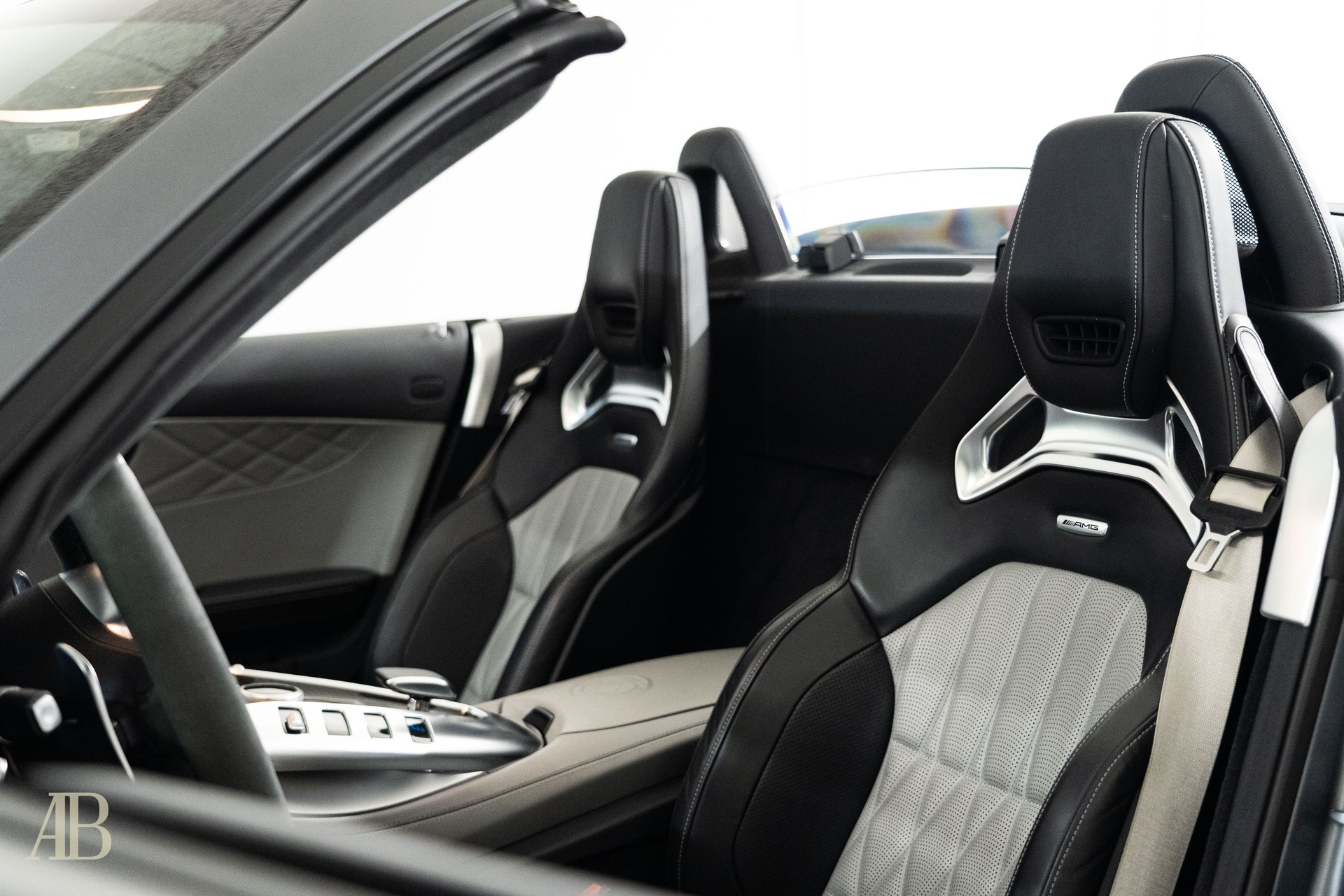 MERCEDES-BENZ AMG GT C Roadster Speedshift DCT-image-15