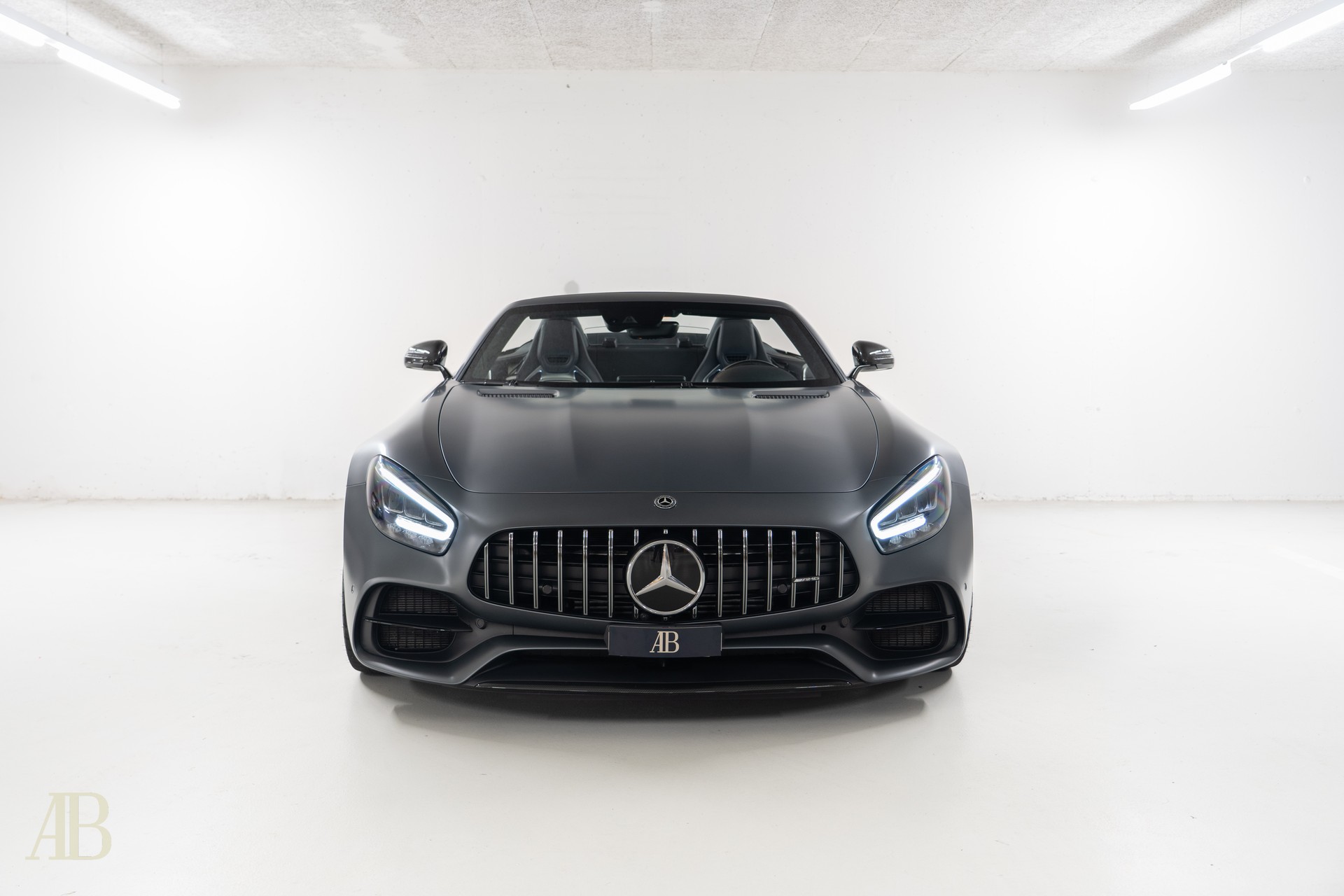 MERCEDES-BENZ AMG GT C Roadster Speedshift DCT-image-2