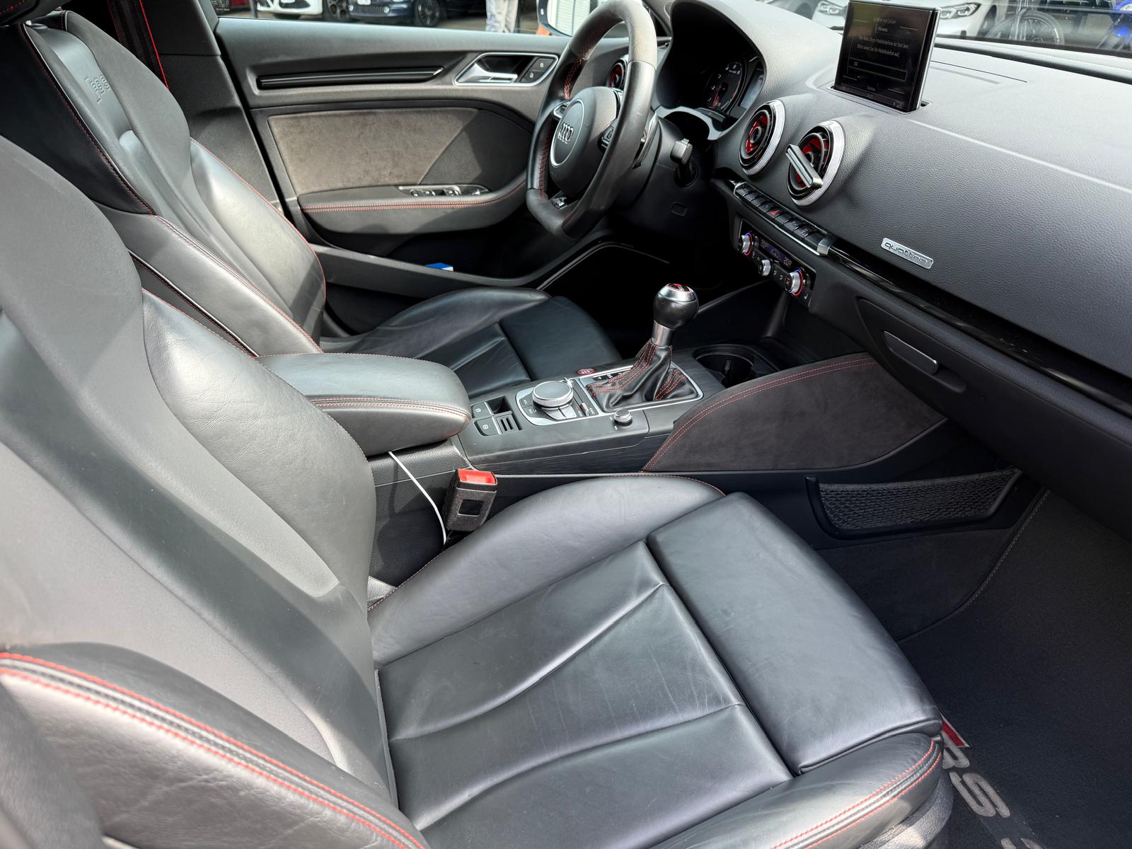AUDI RS3 2.5 TSI quattro S-tronic-image-7