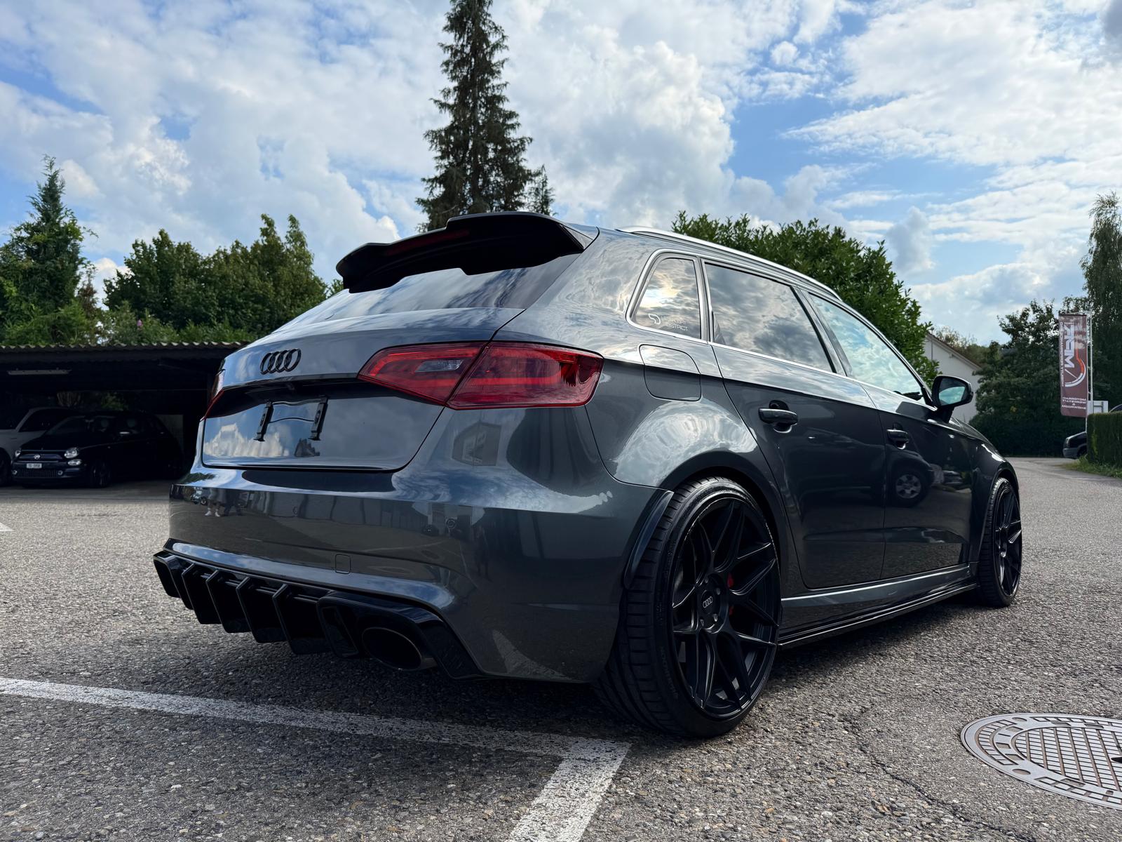 AUDI RS3 2.5 TSI quattro S-tronic-image-3