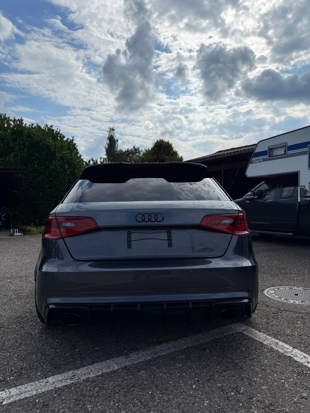 AUDI RS3 2.5 TSI quattro S-tronic-image-2