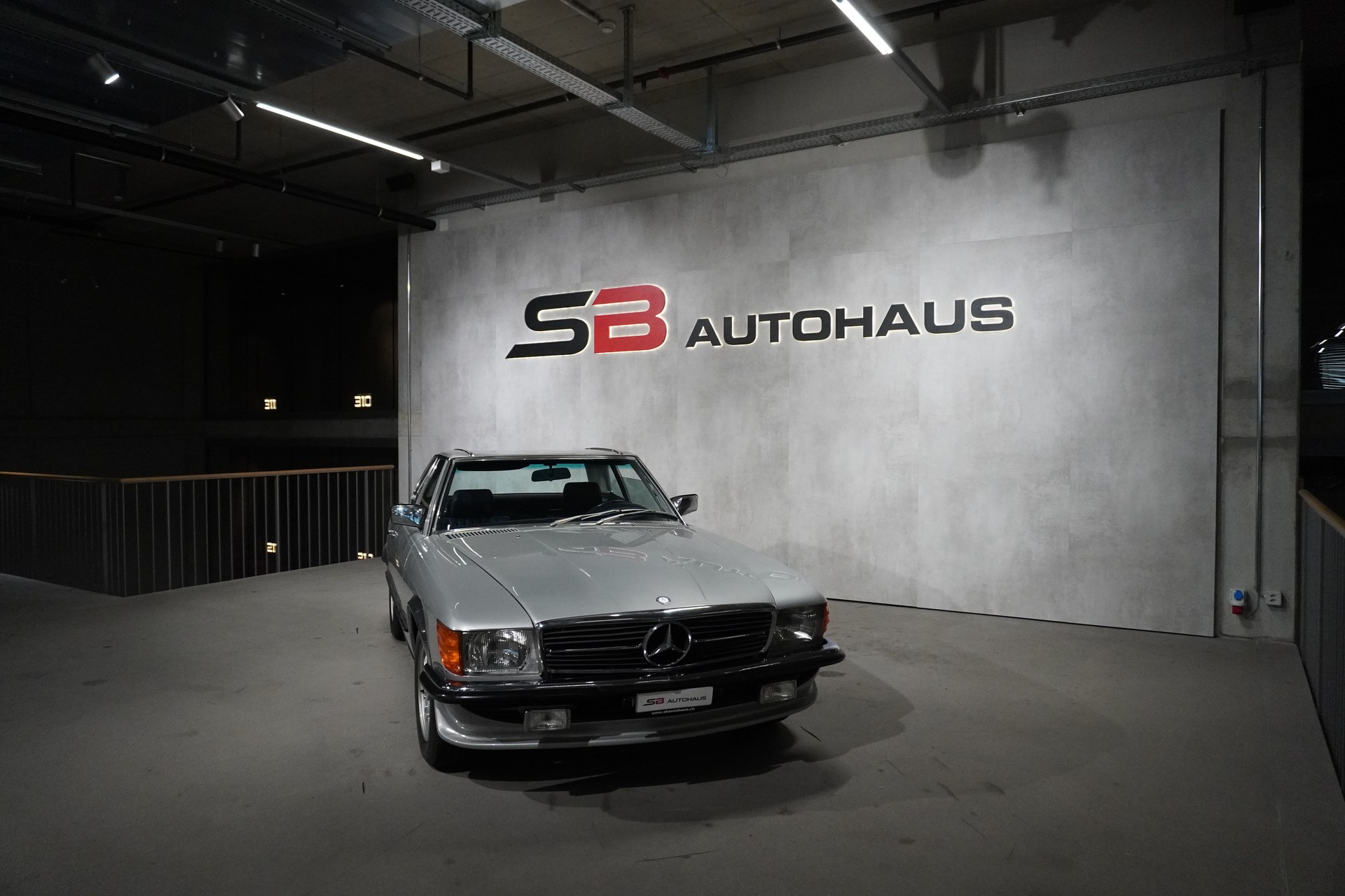 MERCEDES-BENZ SL 280-showroom-element-1