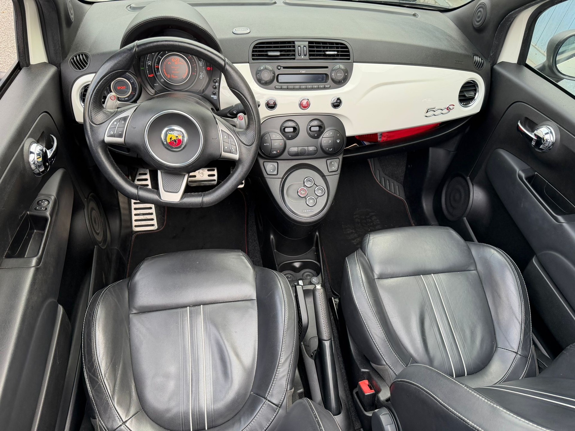 FIAT 500C 1.4 16V Turbo Abarth Dualogic-image-15