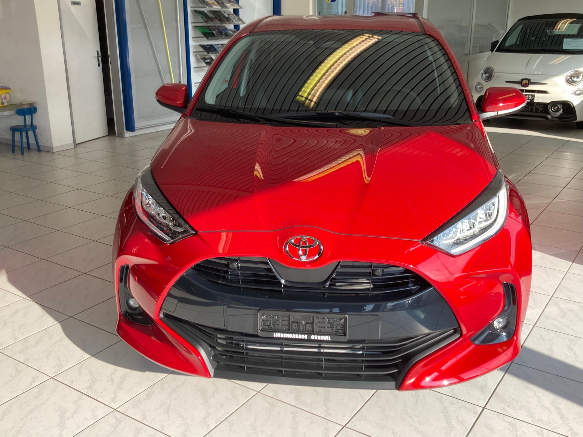 TOYOTA Yaris 1.5 Trend Plus e-CVT-image-1