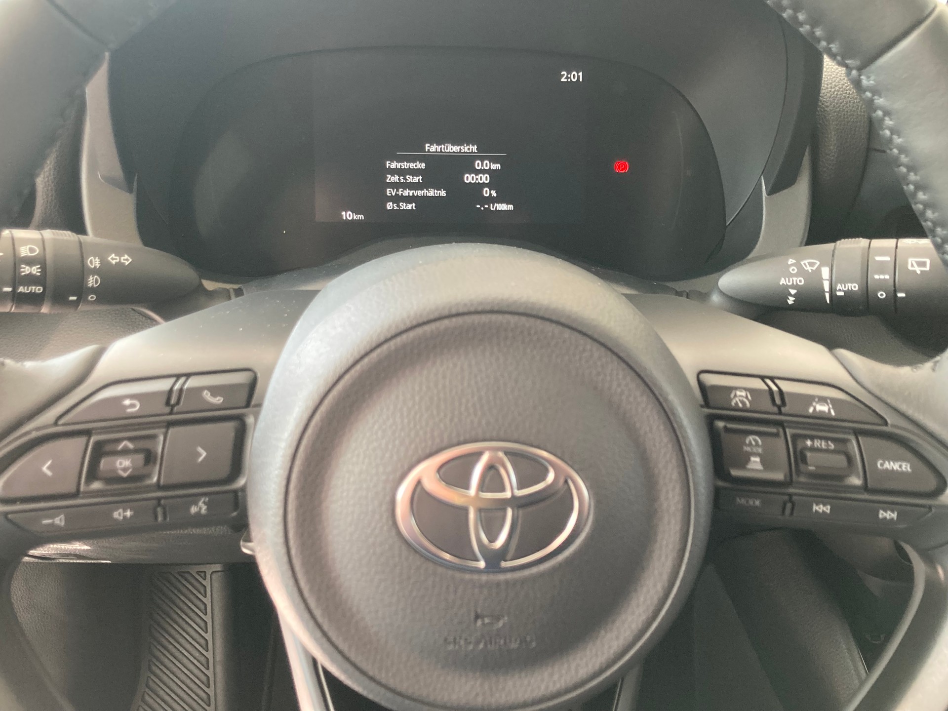 TOYOTA Yaris 1.5 Trend Plus e-CVT-image-9