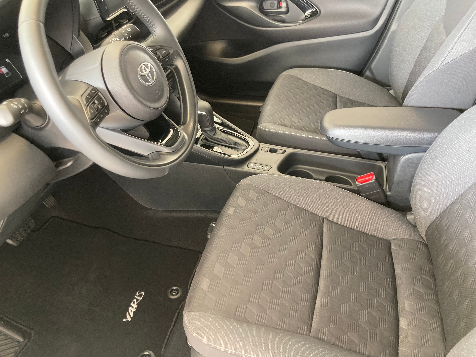TOYOTA Yaris 1.5 Trend Plus e-CVT-image-8