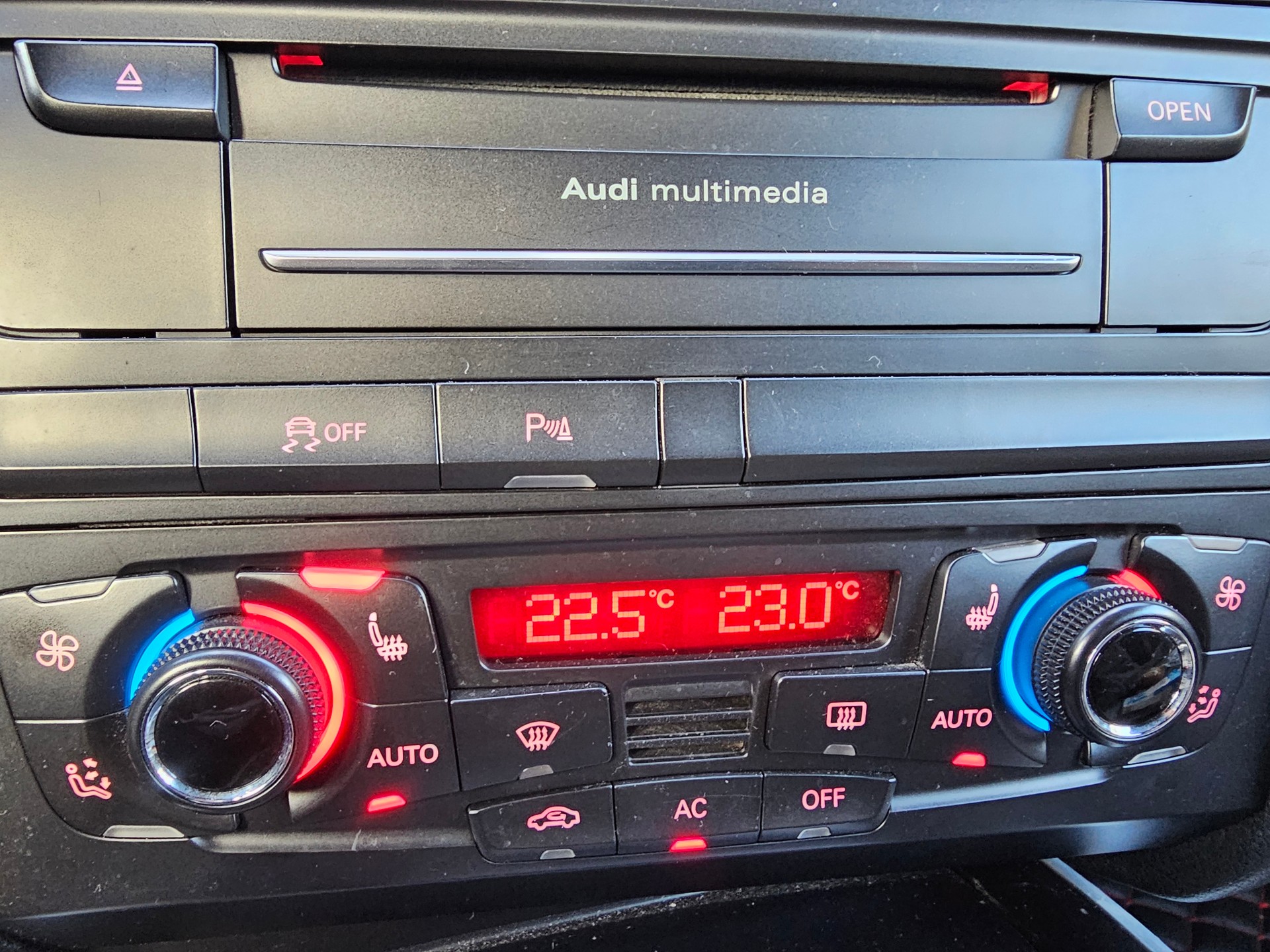 AUDI A5 Cabriolet 2.0 TFSI multitronic *** MFK 14.04.2025 ***-image-12