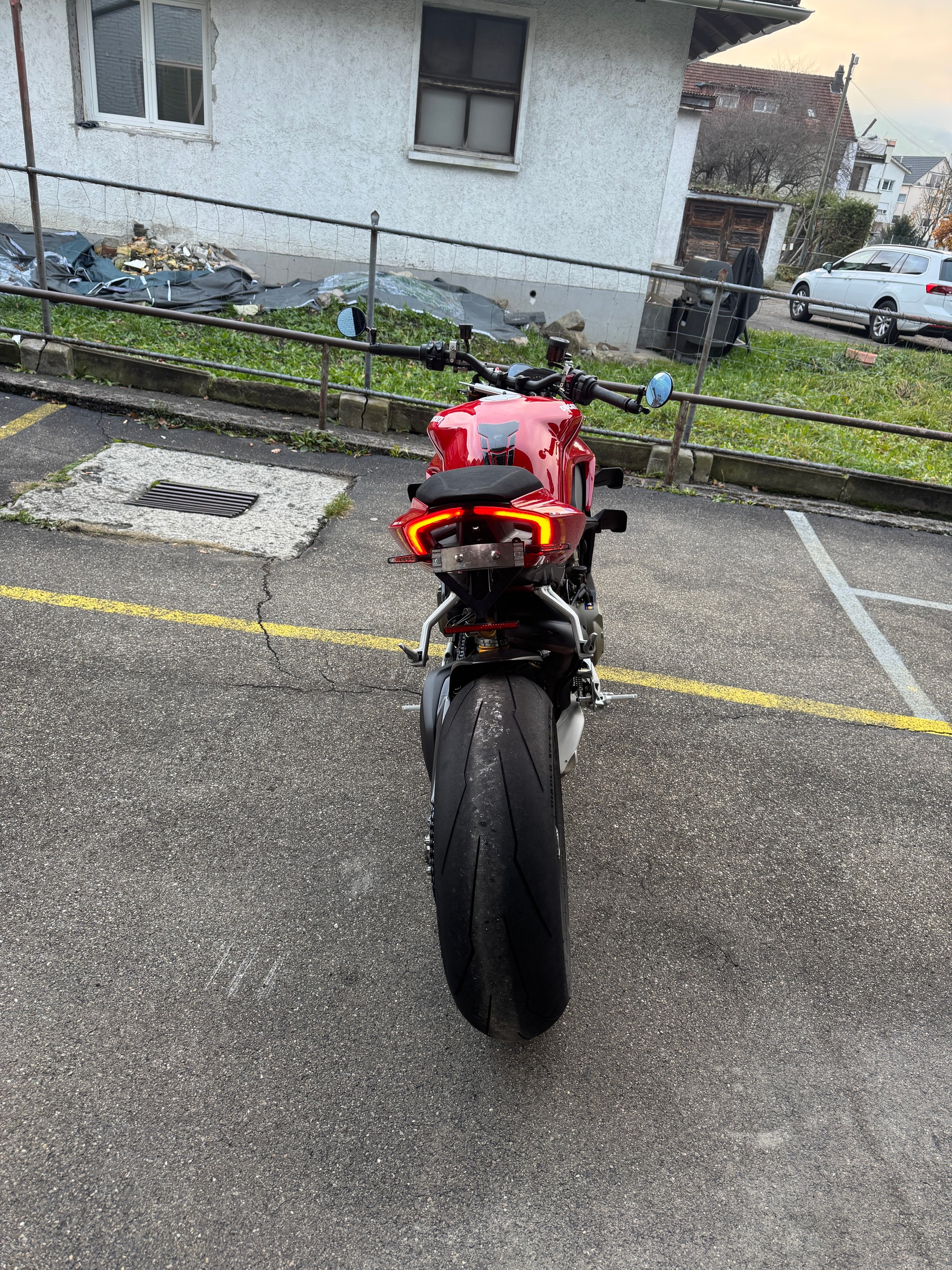 DUCATI Streetfighter V4 S-image-3