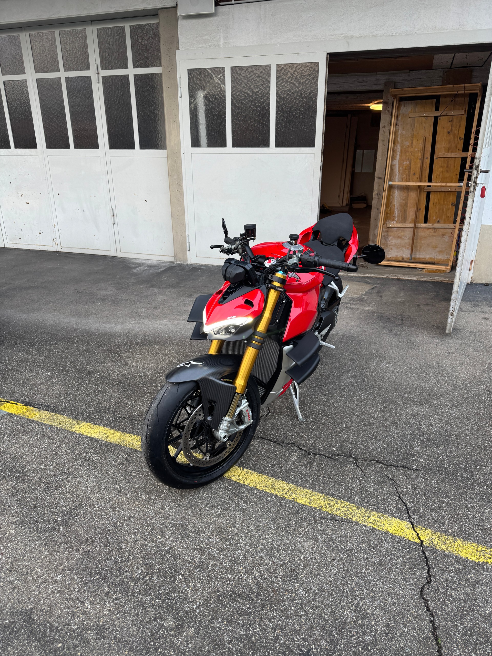 DUCATI Streetfighter V4 S-image-0