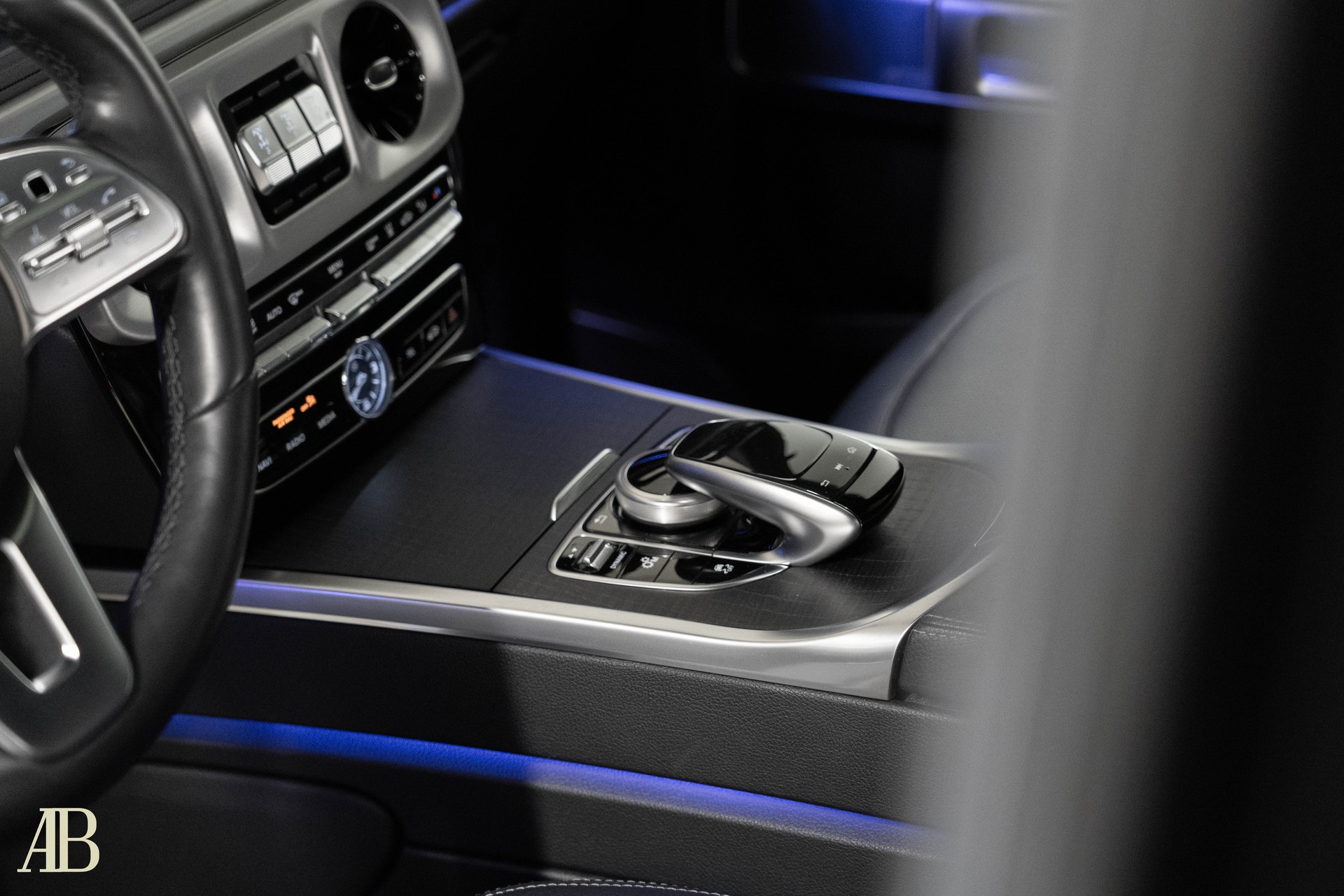 MERCEDES-BENZ G 500 AMG Line-image-9