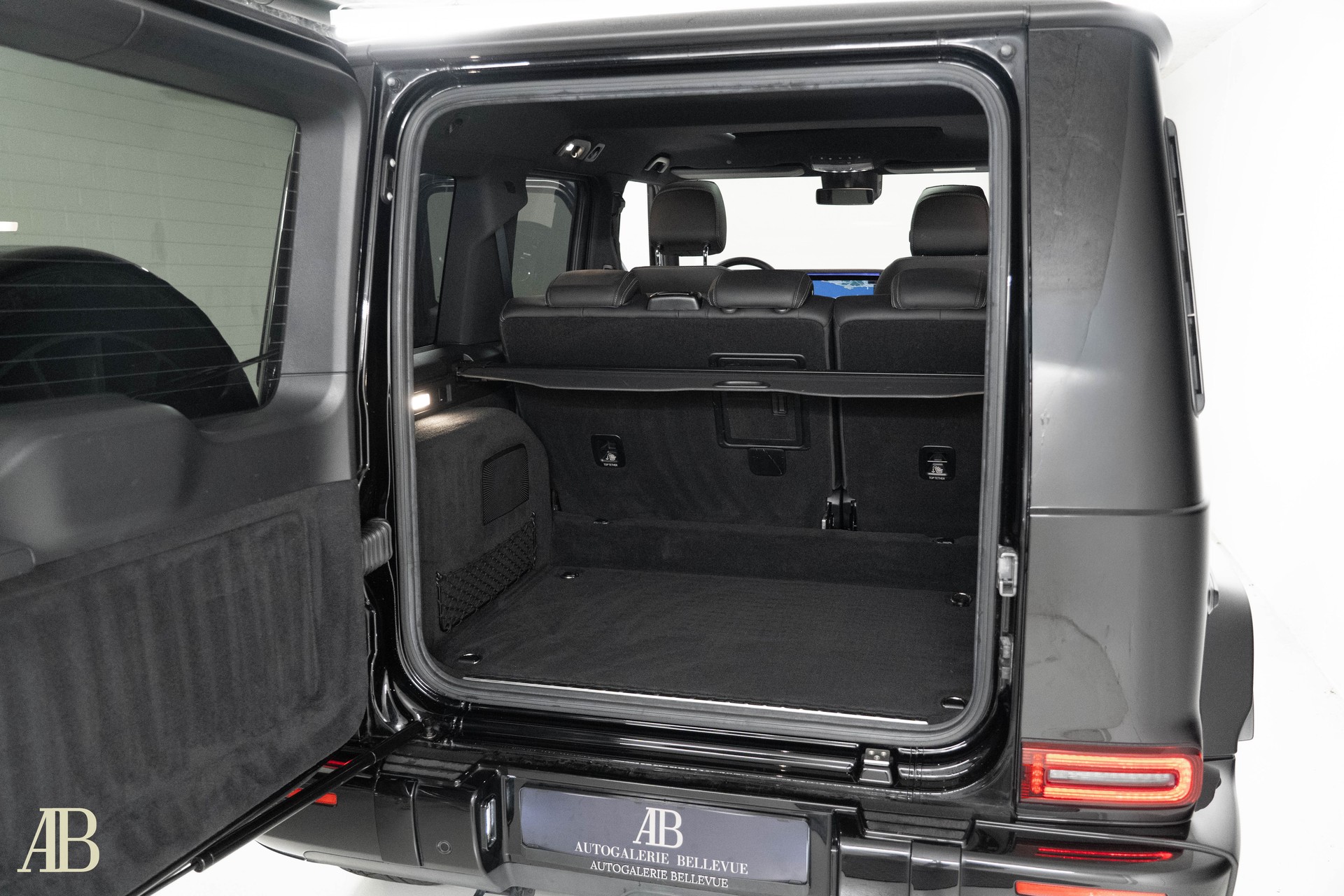 MERCEDES-BENZ G 500 AMG Line-image-14