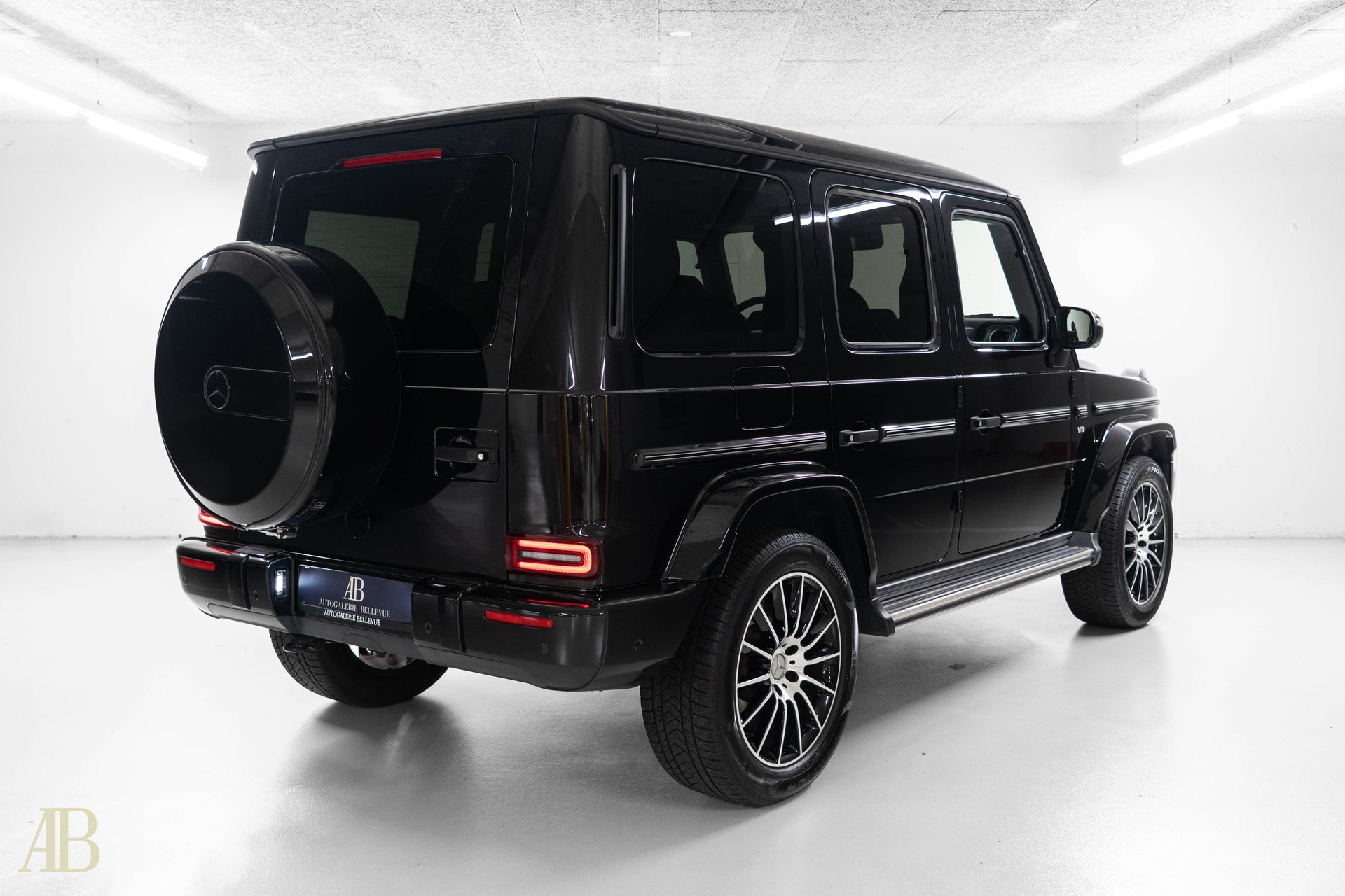 MERCEDES-BENZ G 500 AMG Line-image-6