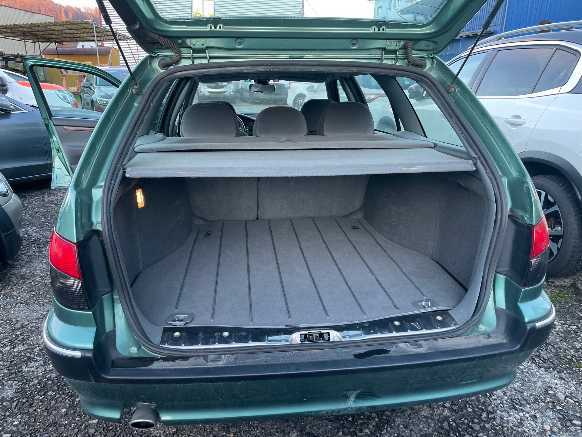 PEUGEOT 406 Break SV 3.0 V6-image-13