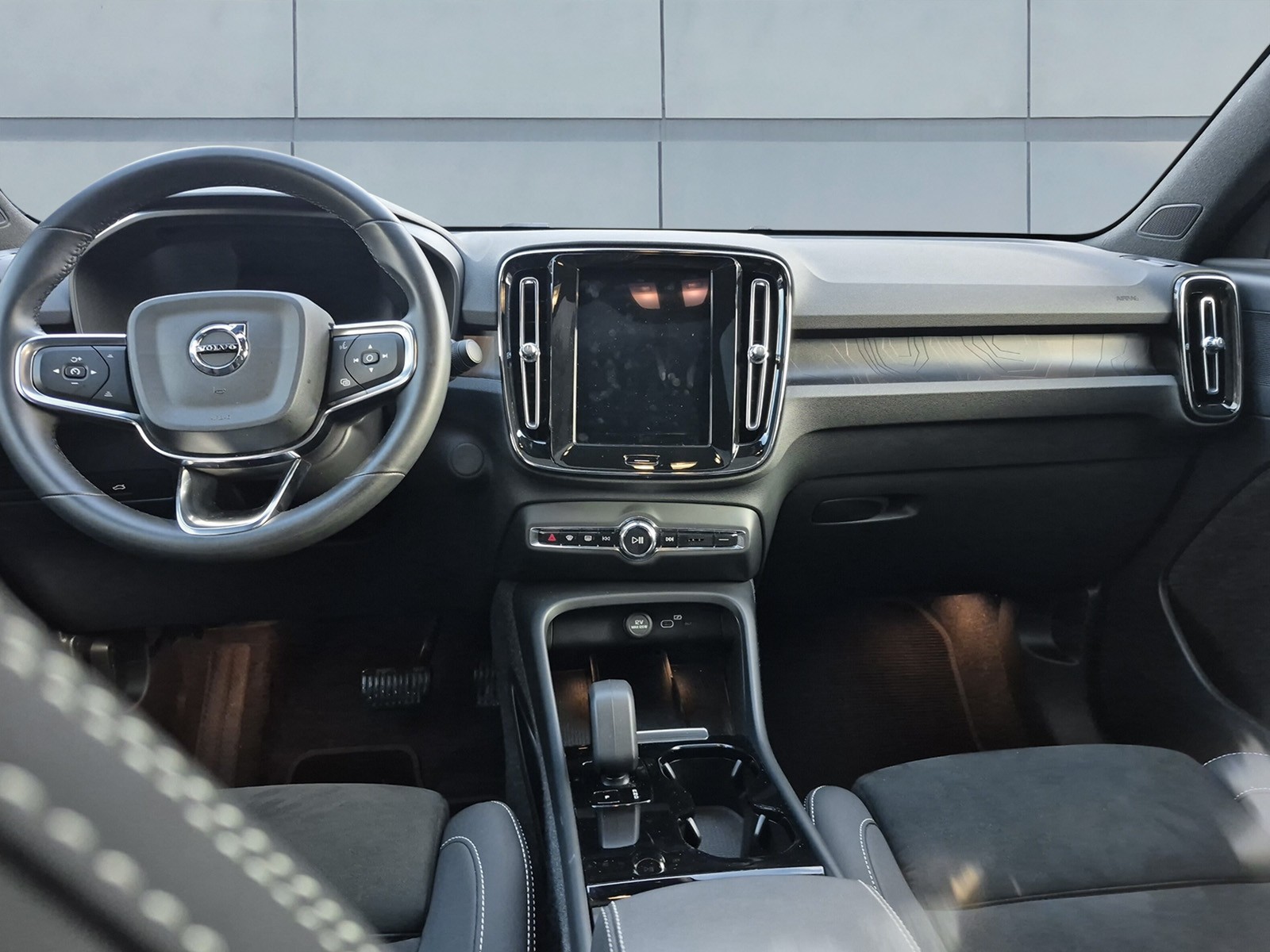 VOLVO C40 E80 Plus AWD-image-11
