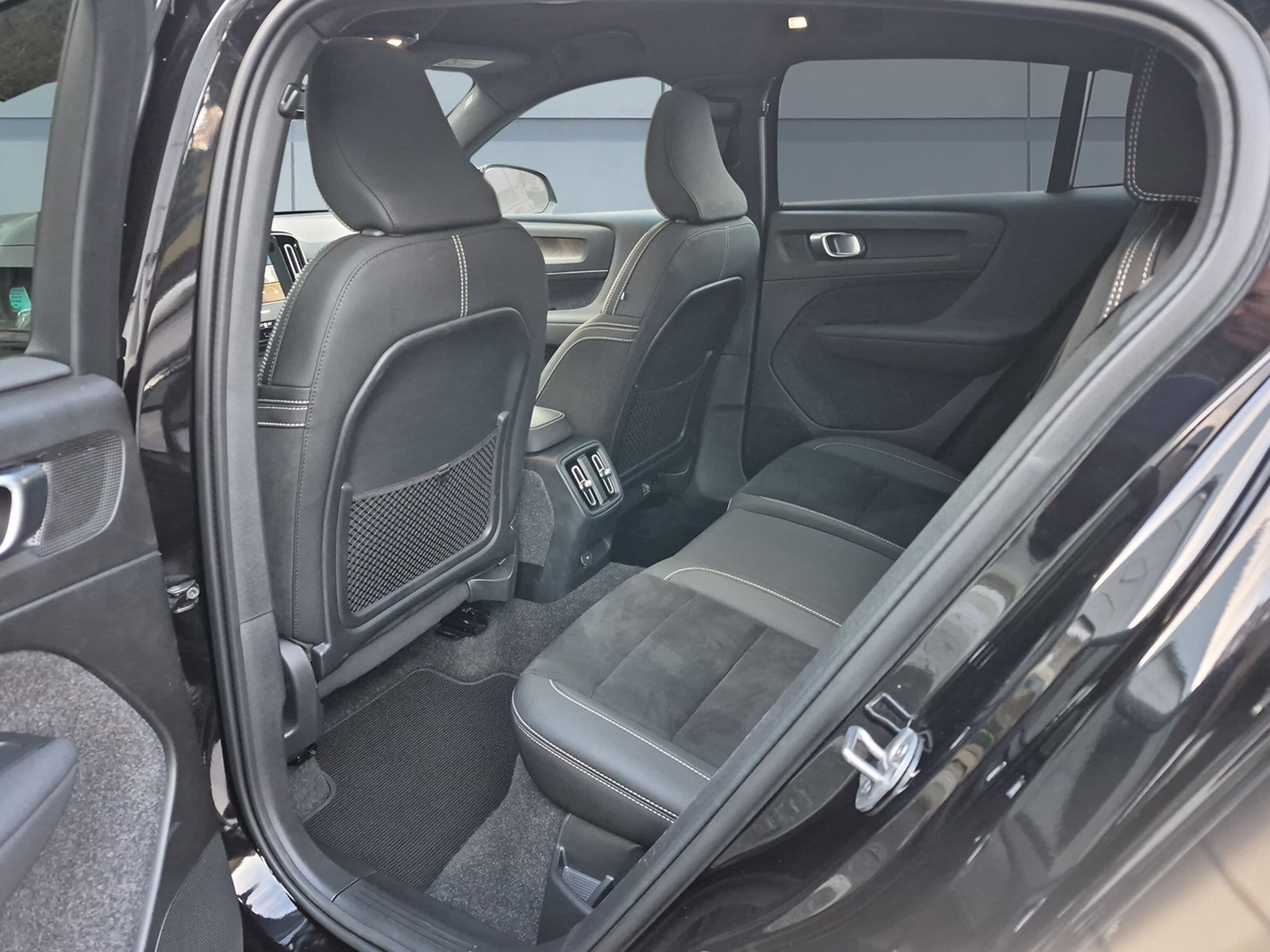 VOLVO C40 E80 Plus AWD-image-14