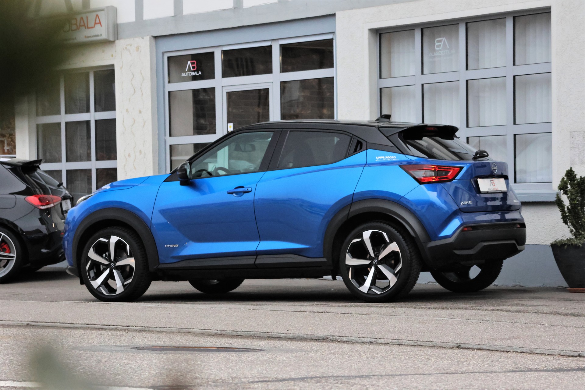 NISSAN Juke 1.6 FHEV N-Connecta (CH) "Unplugged Limited Edition 079/500"-showroom-element-3