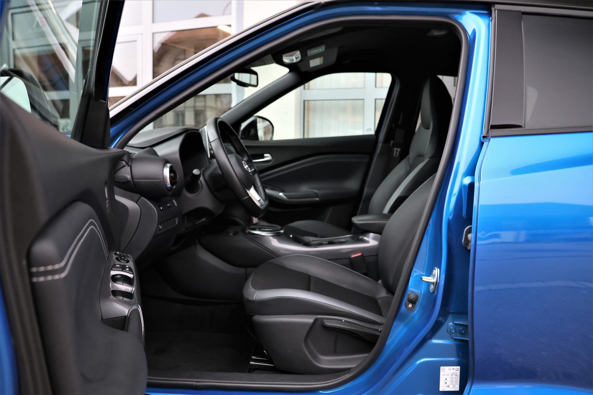 NISSAN Juke 1.6 FHEV N-Connecta (CH) "Unplugged Limited Edition 079/500"-image-7