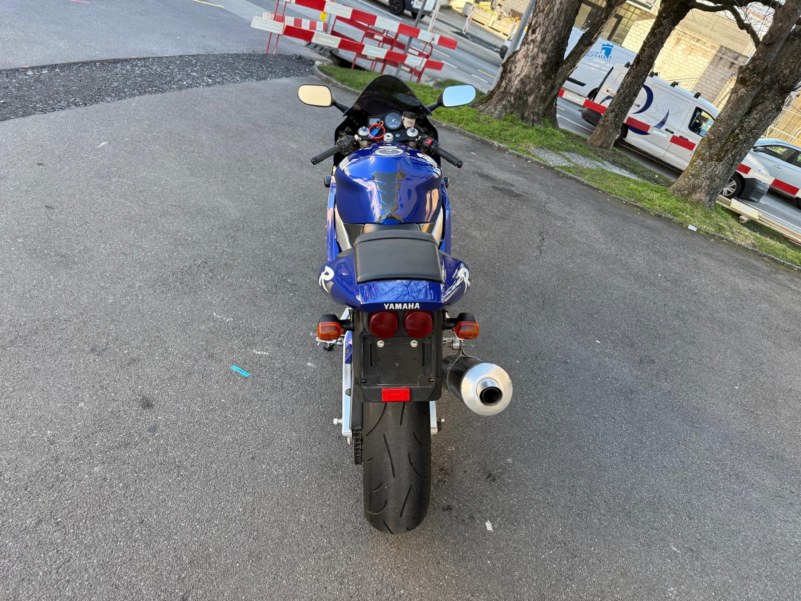 YAMAHA YZF-R1-image-8