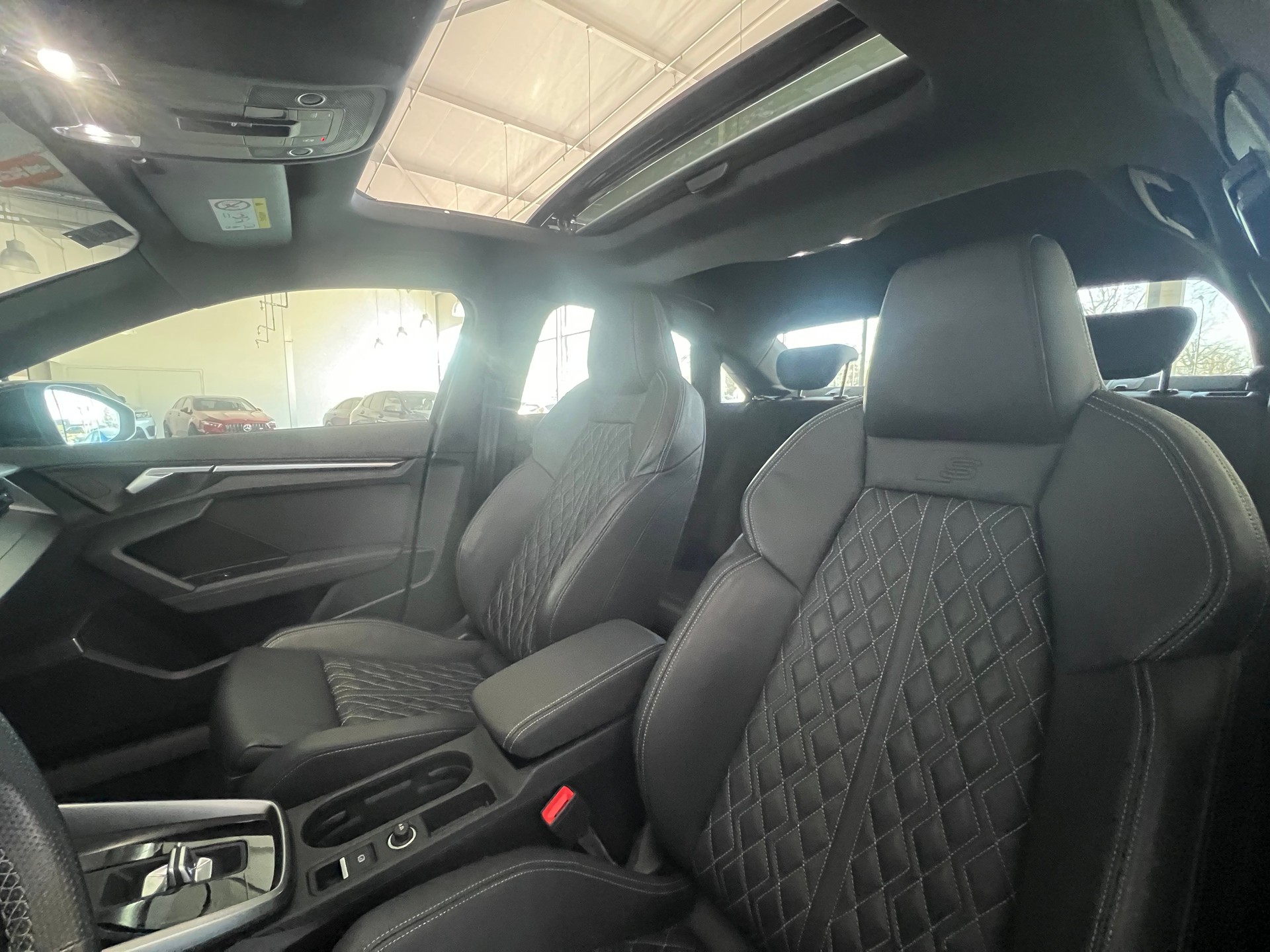 AUDI S3 Limousine 2.0 TFSI quattro S-tronic-image-19